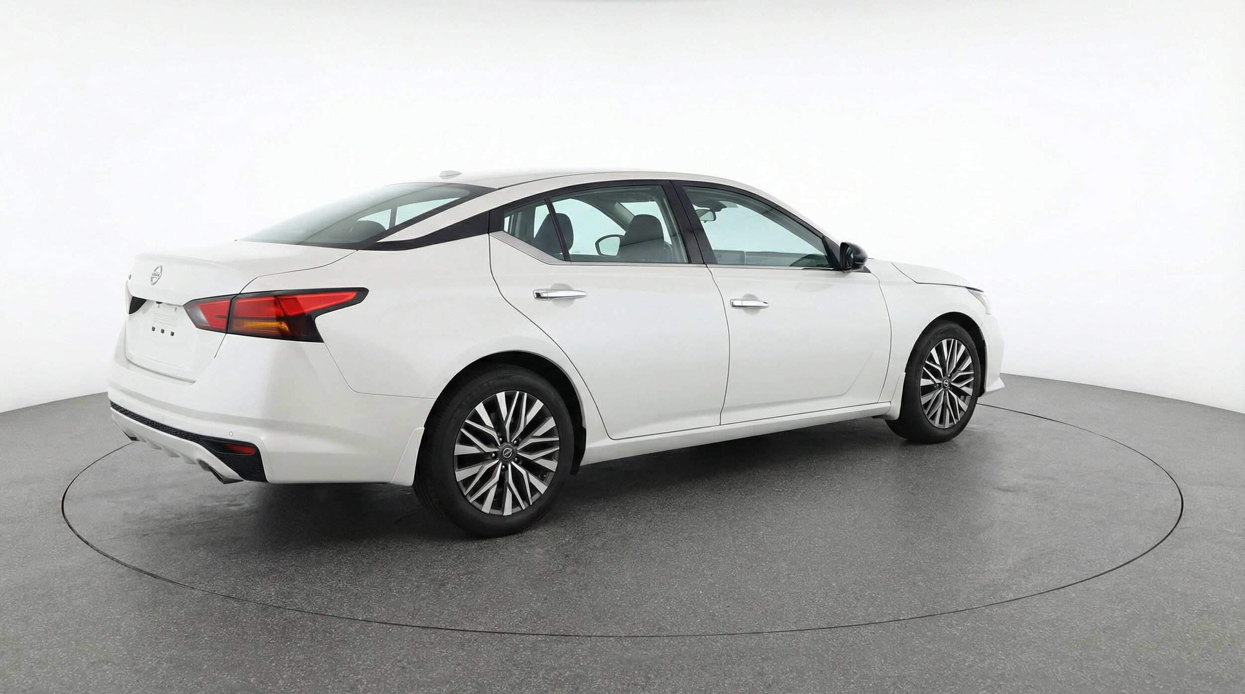 Thumbnail: 2025 Nissan Altima - 9