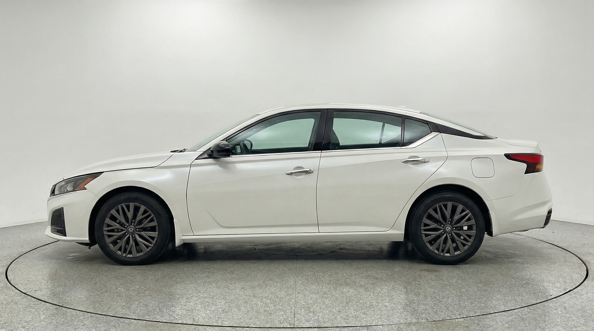 Thumbnail: 2025 Nissan Altima - 4