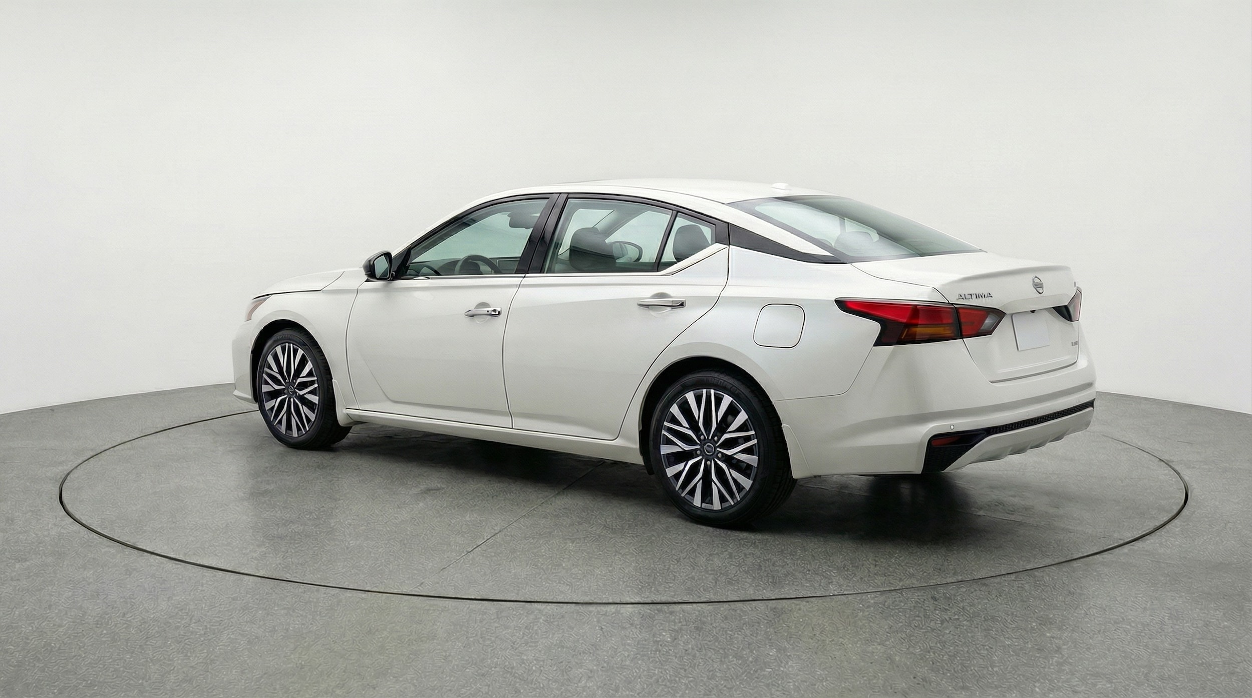 Thumbnail: 2025 Nissan Altima - 5