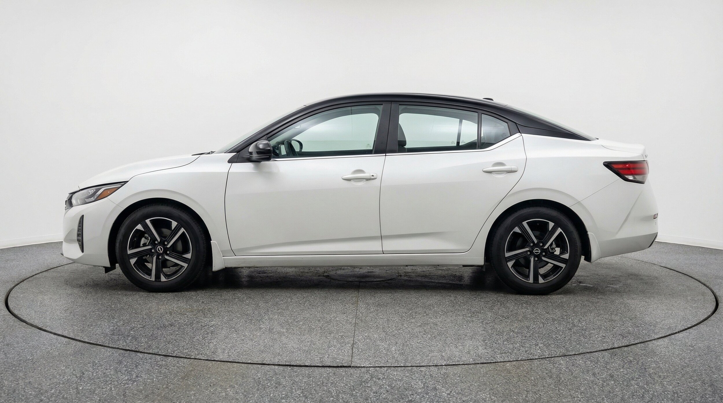 Thumbnail: 2025 Nissan Sentra - 5