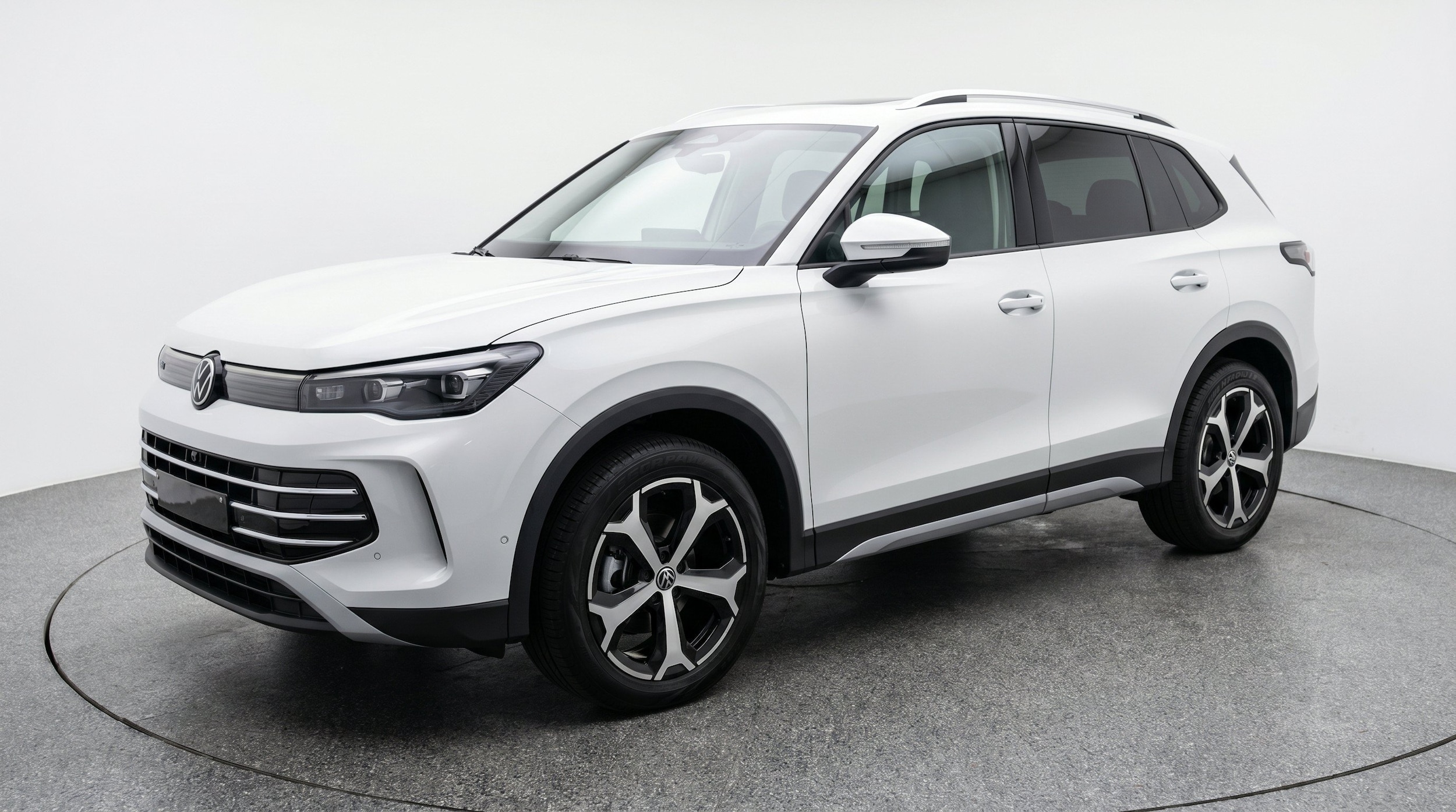Thumbnail: 2026 Volkswagen Tiguan - 3