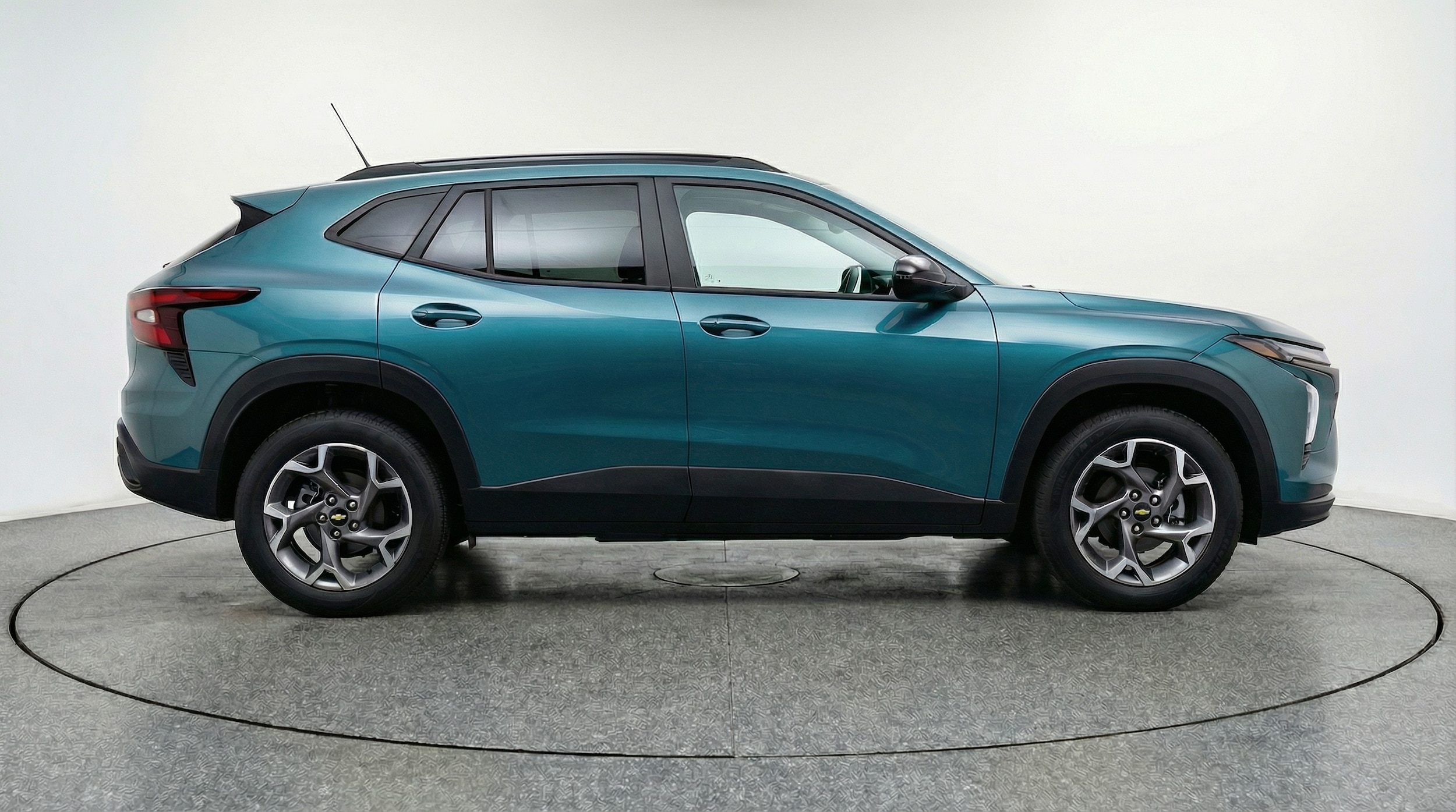 Thumbnail: 2025 Chevrolet Trax - 8