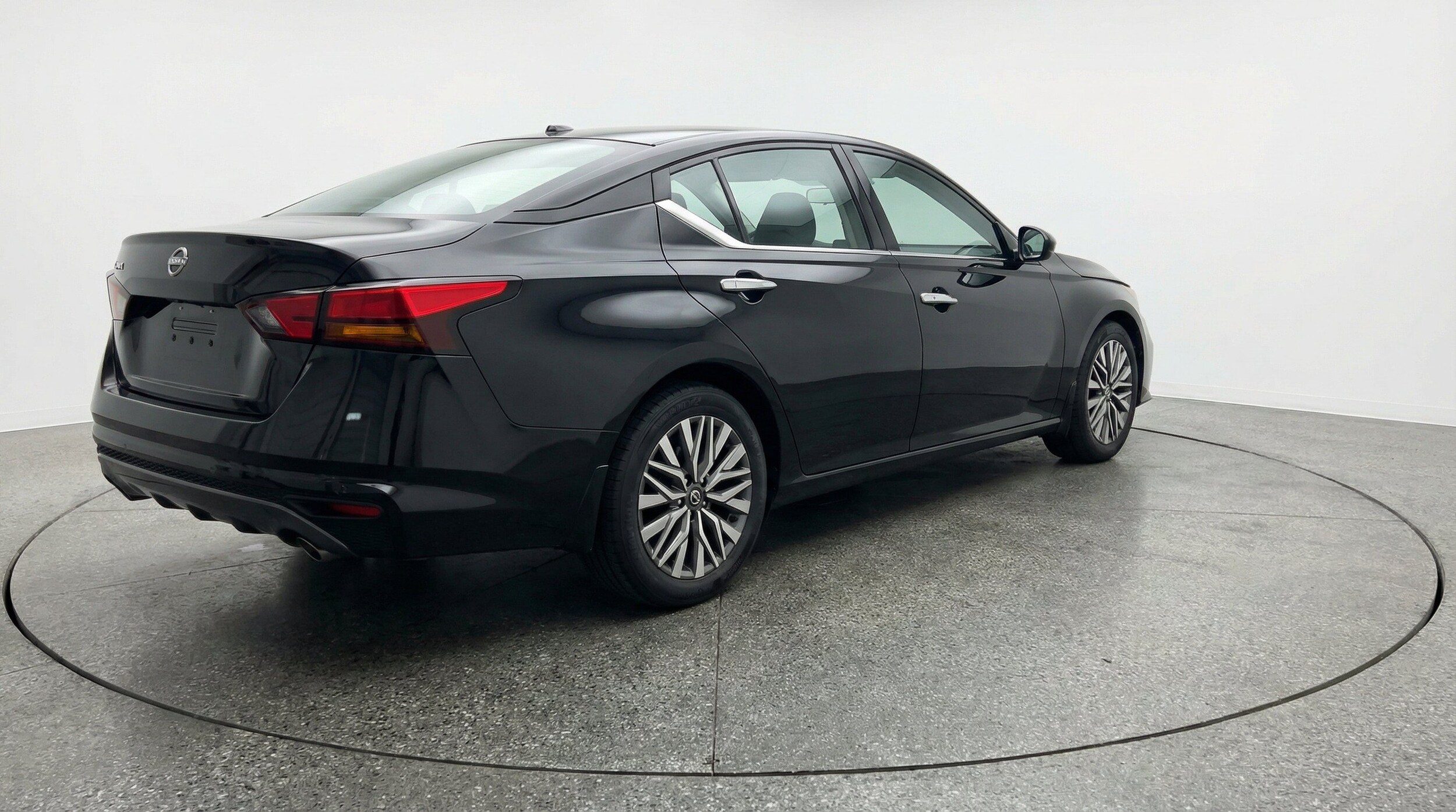 Thumbnail: 2025 Nissan Altima - 9