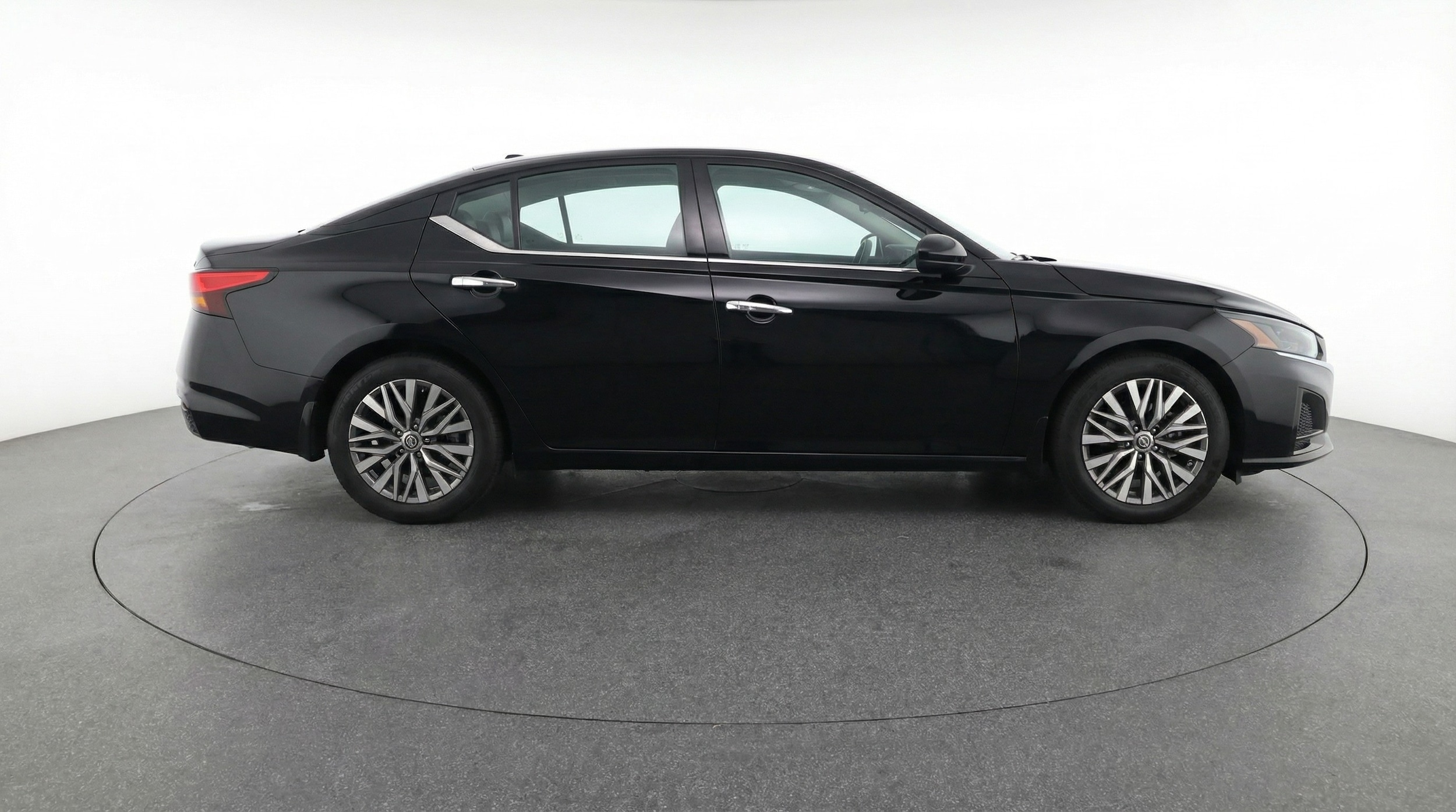 Thumbnail: 2025 Nissan Altima - 8