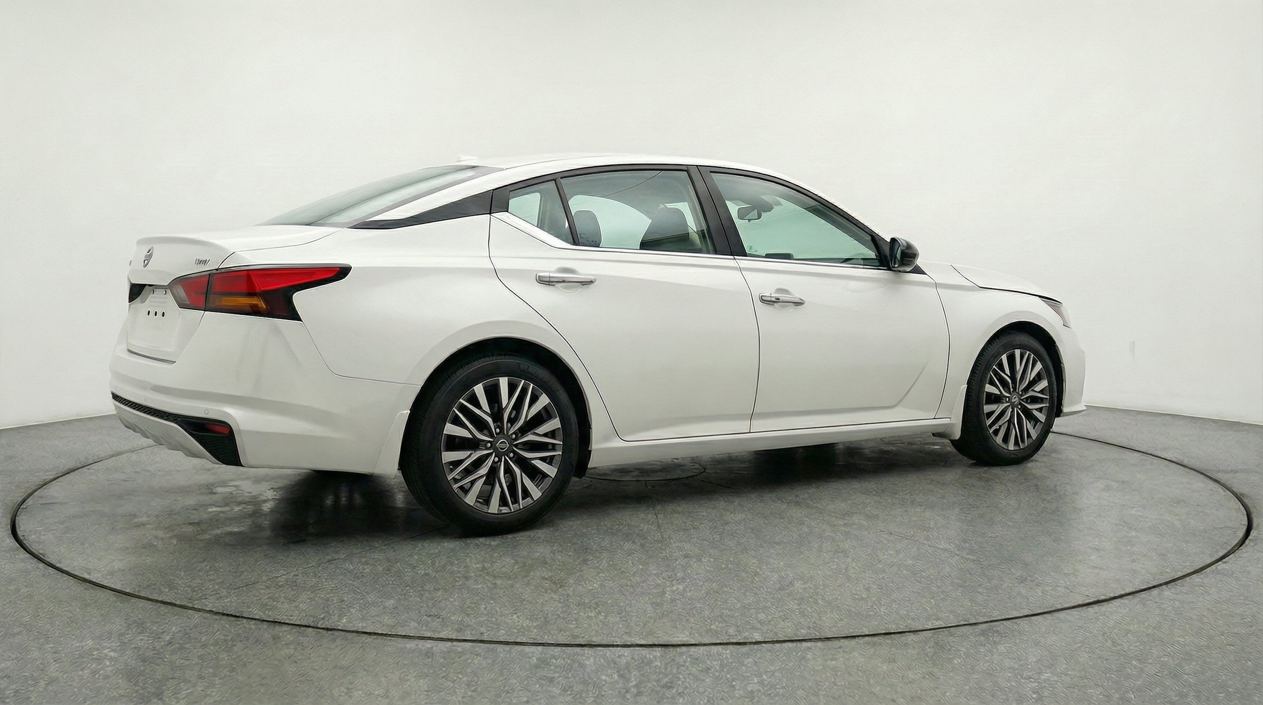 Thumbnail: 2025 Nissan Altima - 9