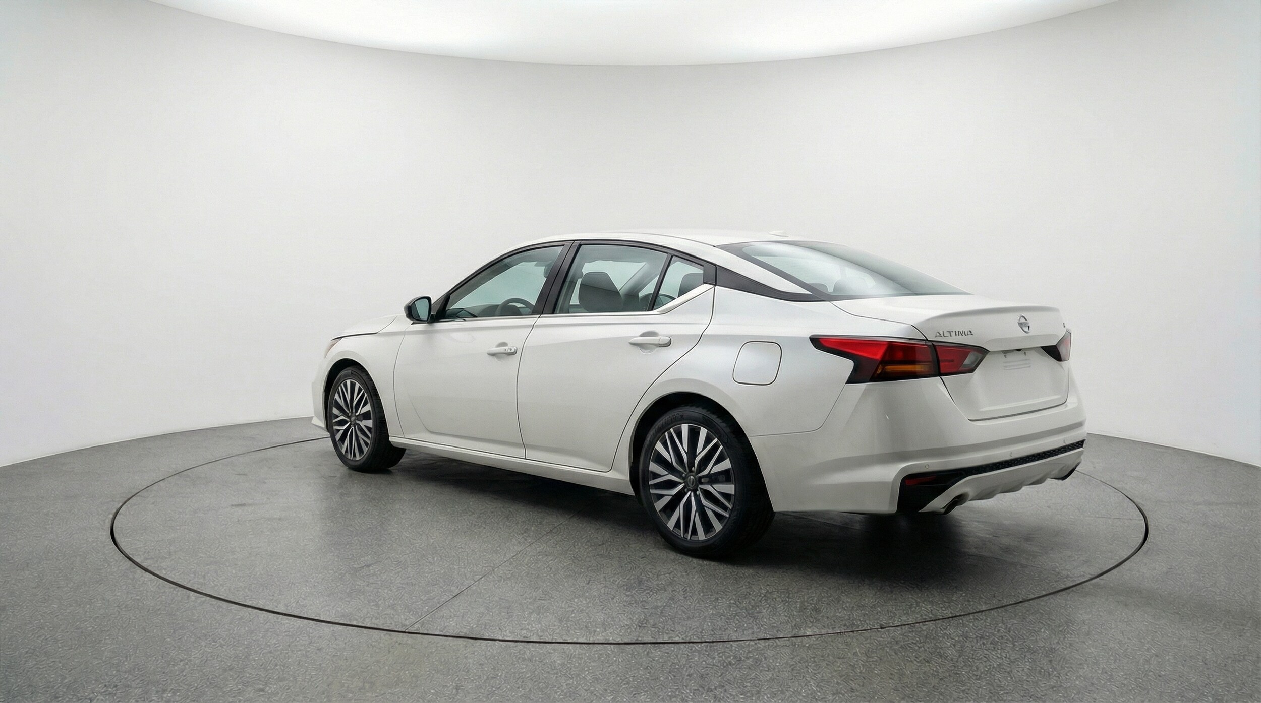 Thumbnail: 2025 Nissan Altima - 5