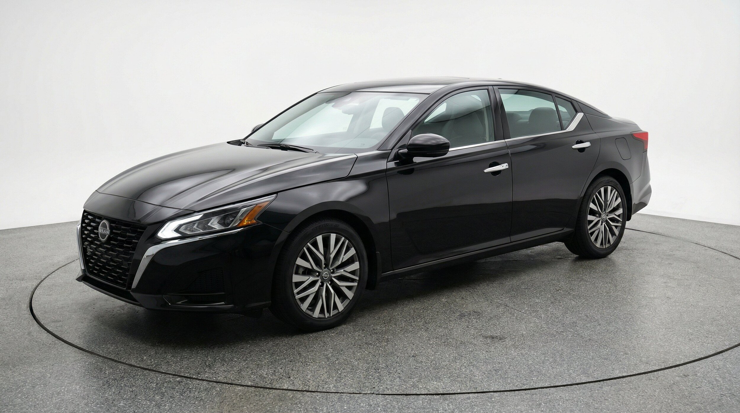 Thumbnail: 2025 Nissan Altima - 3