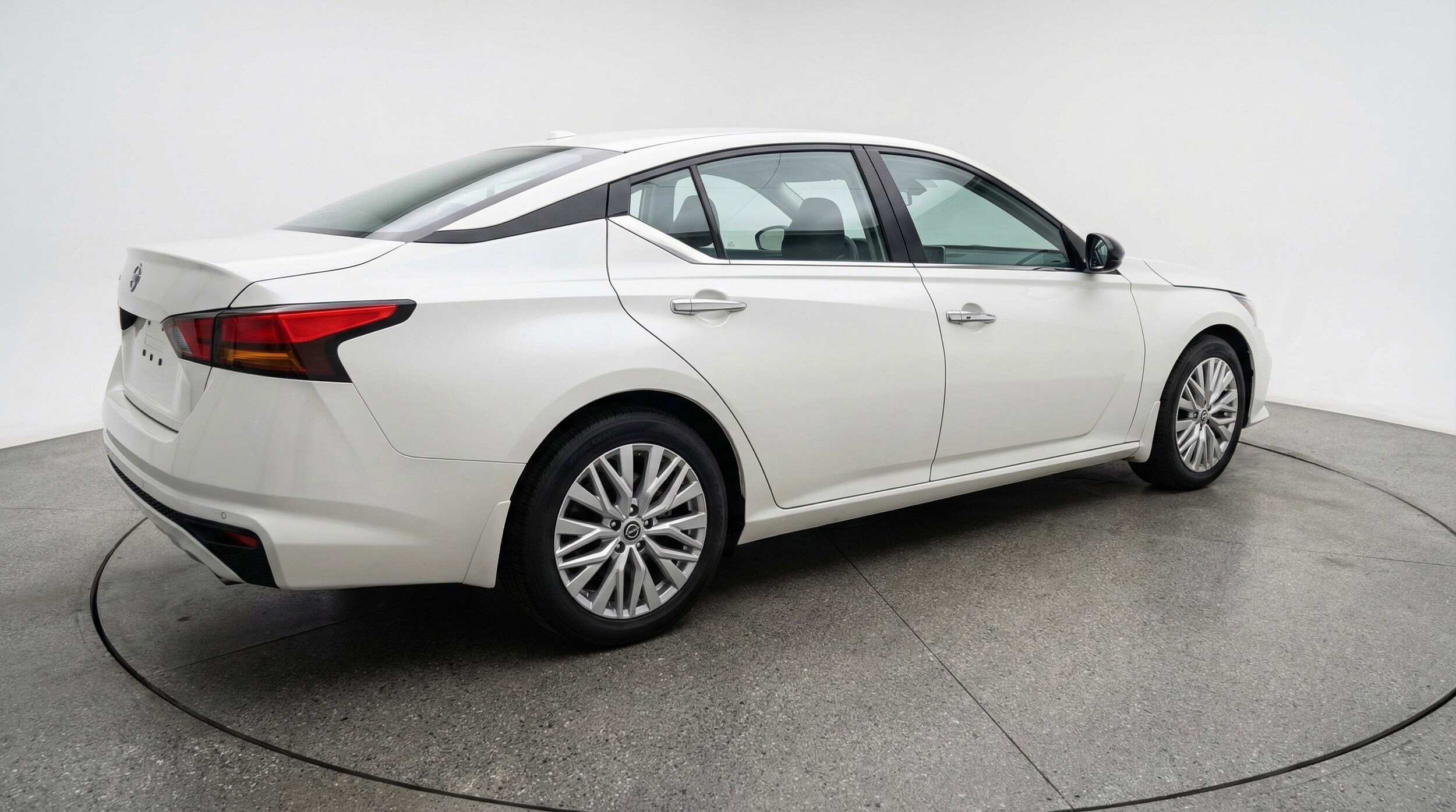 Thumbnail: 2025 Nissan Altima - 9