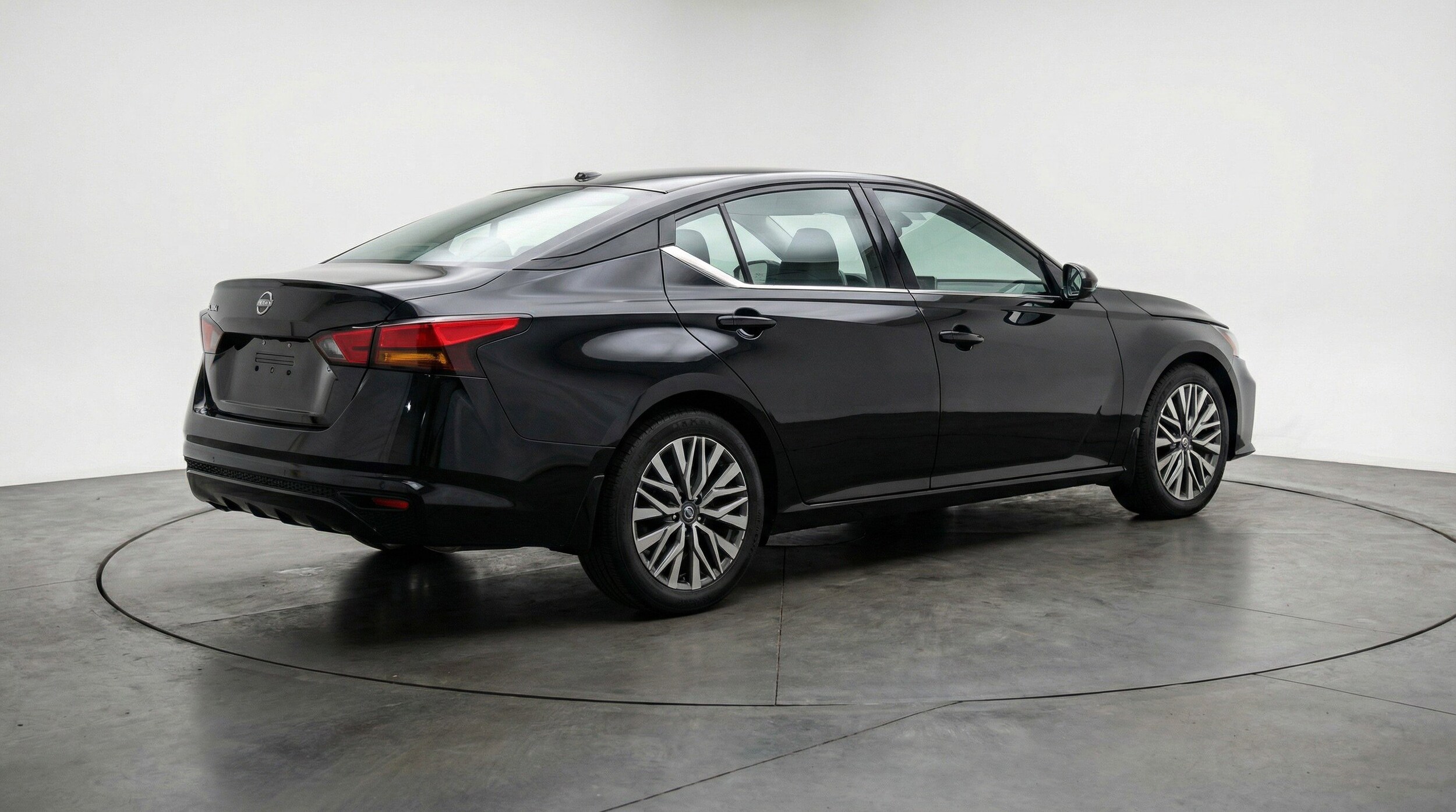 Thumbnail: 2025 Nissan Altima - 9