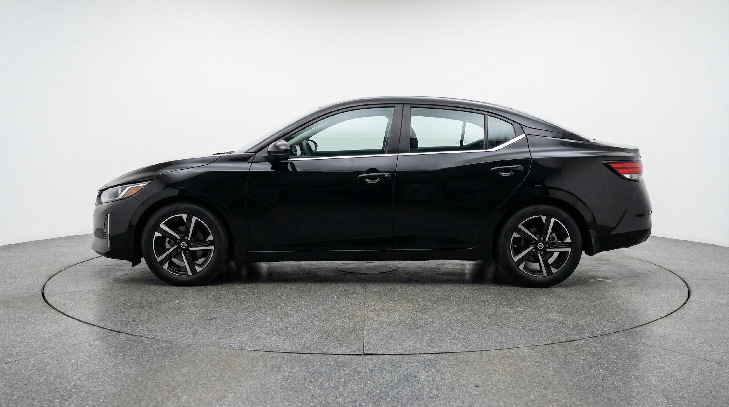 Thumbnail: 2025 Nissan Sentra - 4