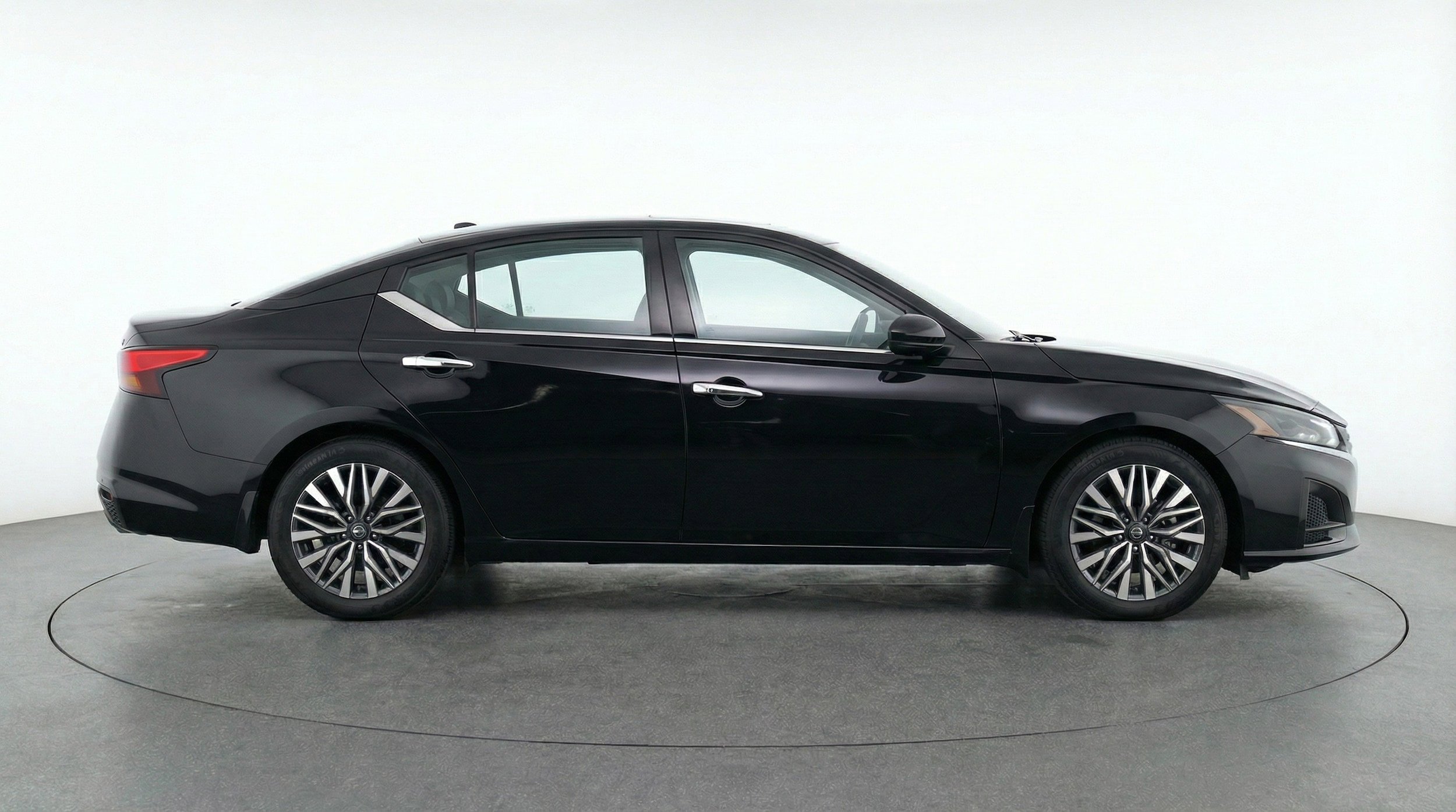 Thumbnail: 2025 Nissan Altima - 8