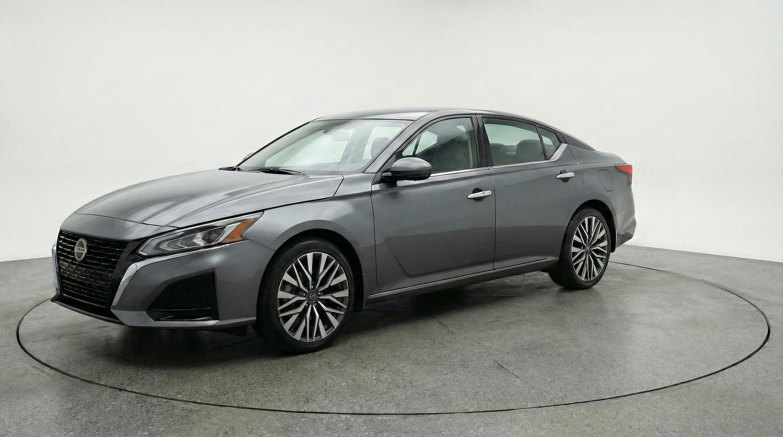 Thumbnail: 2025 Nissan Altima - 3