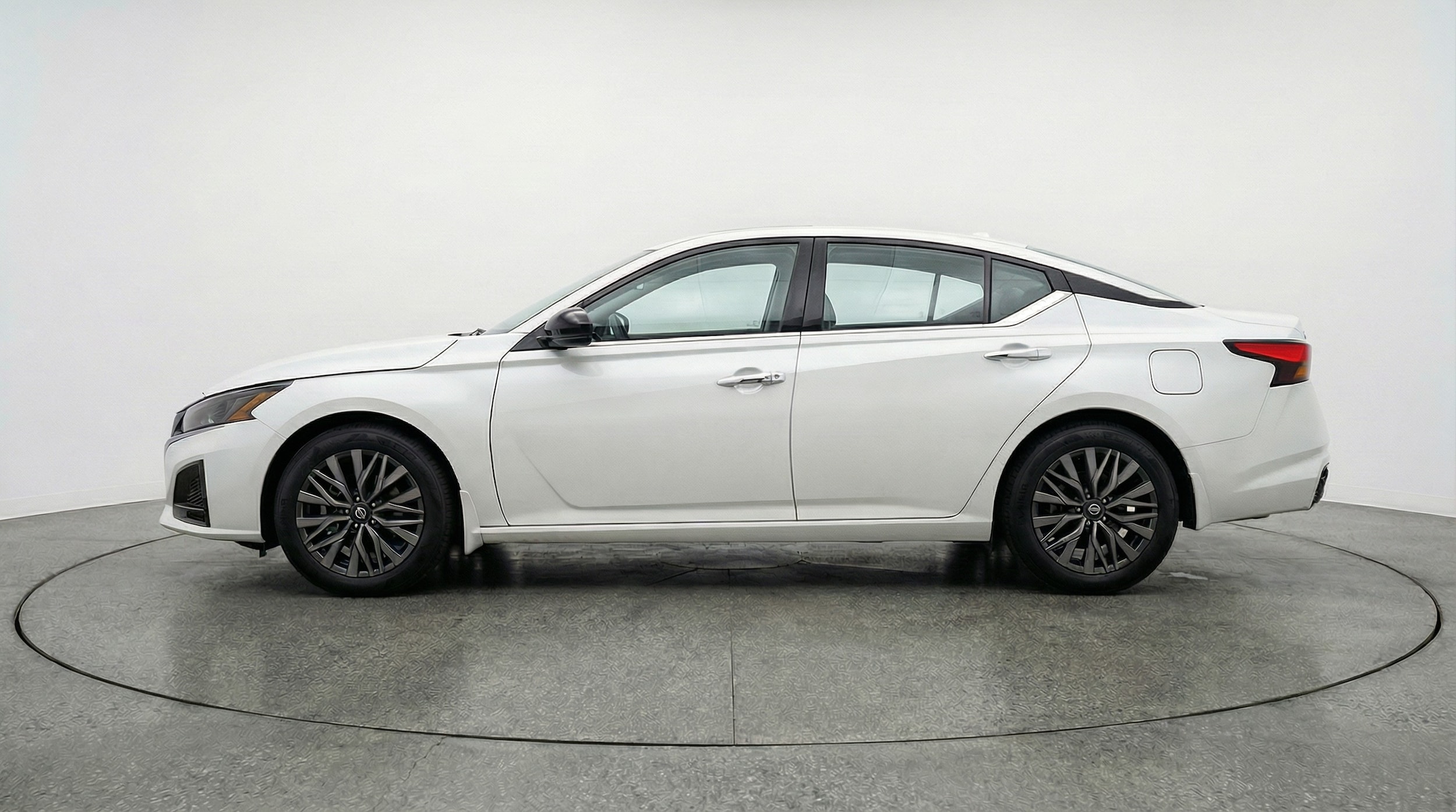 Thumbnail: 2025 Nissan Altima - 4