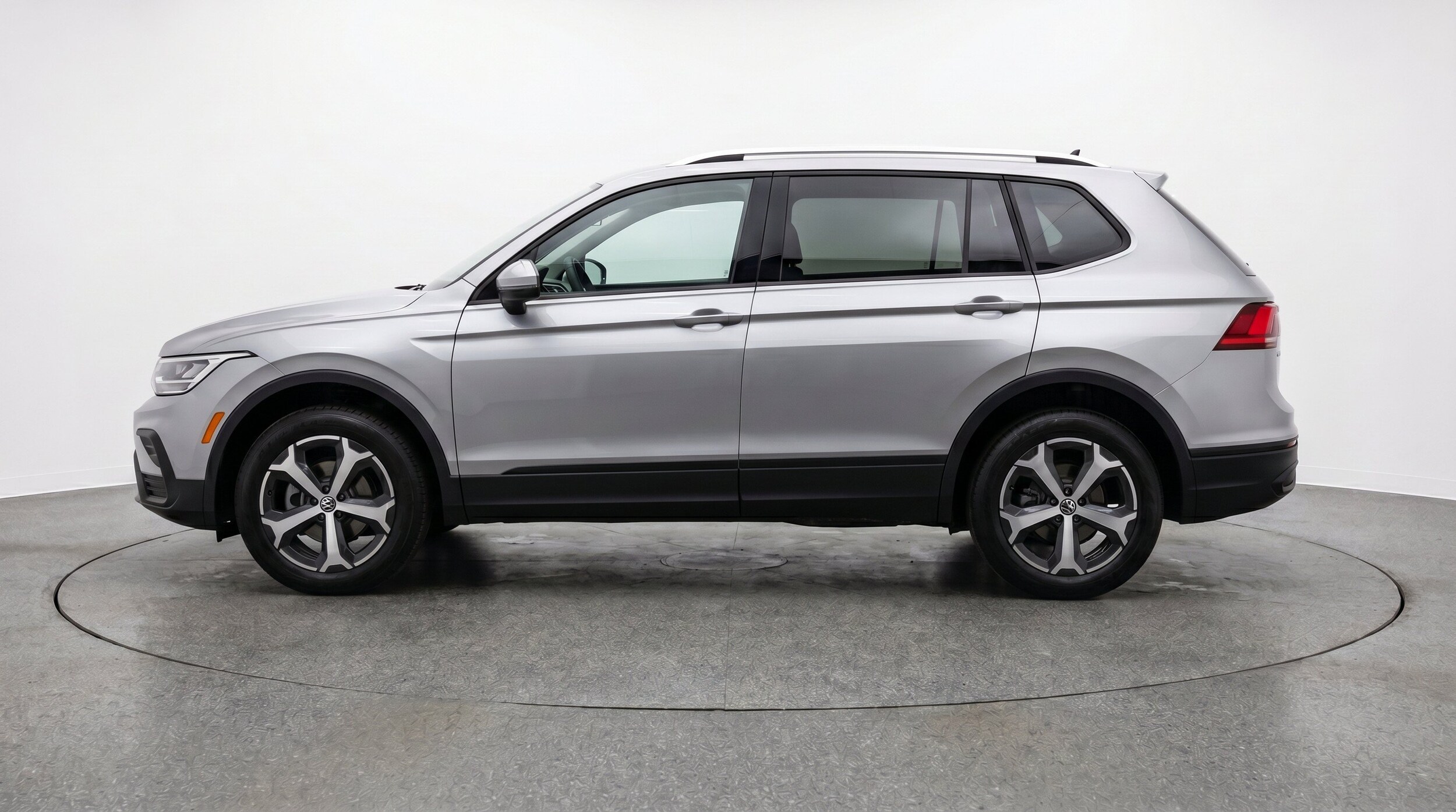 Thumbnail: 2026 Volkswagen Tiguan - 5