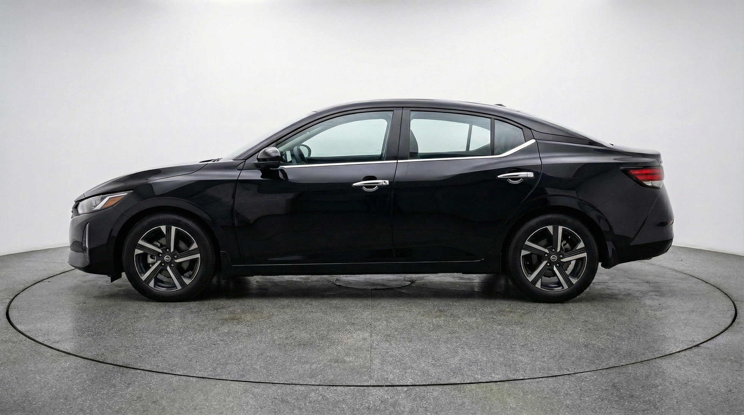 Thumbnail: 2025 Nissan Sentra - 5