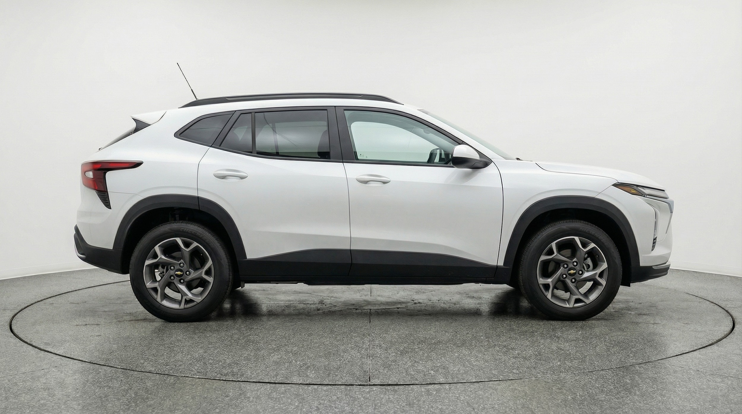 Thumbnail: 2025 Chevrolet Trax - 8