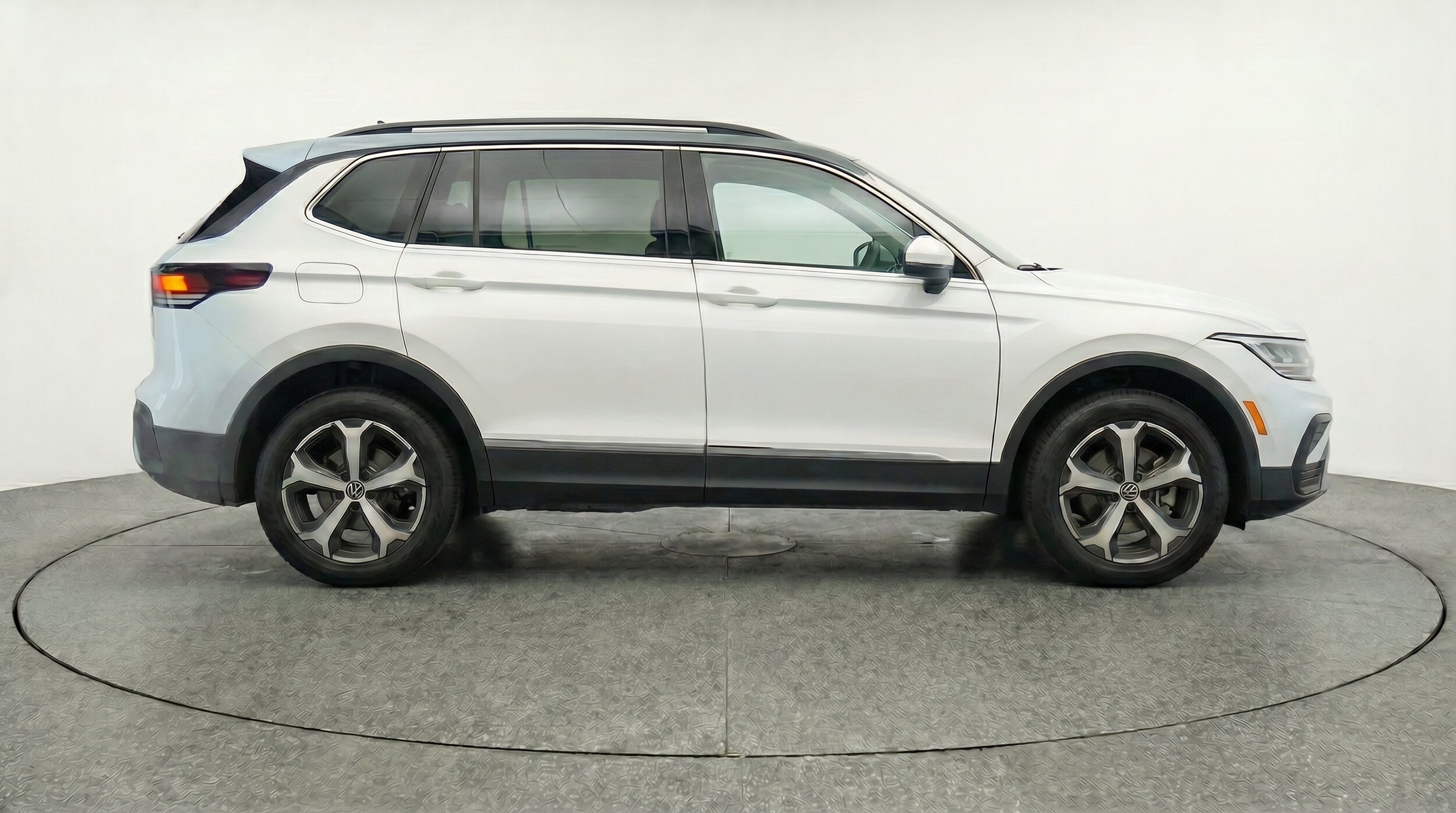Thumbnail: 2026 Volkswagen Tiguan - 11