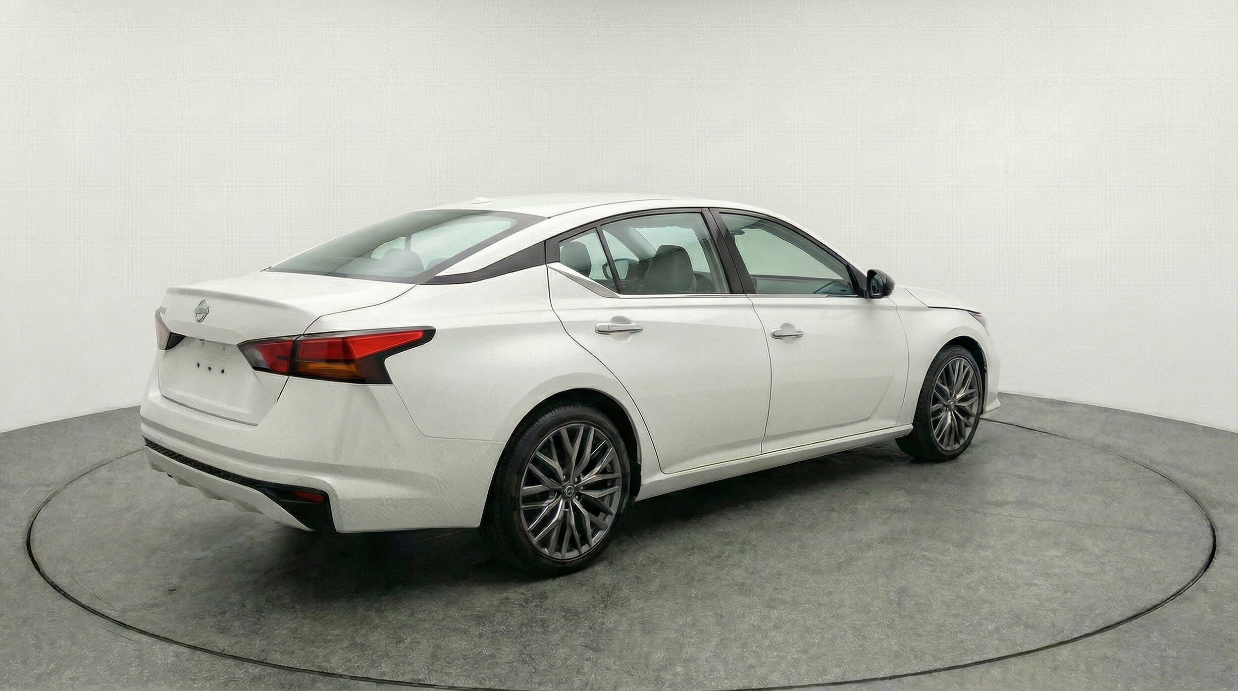 Thumbnail: 2025 Nissan Altima - 9