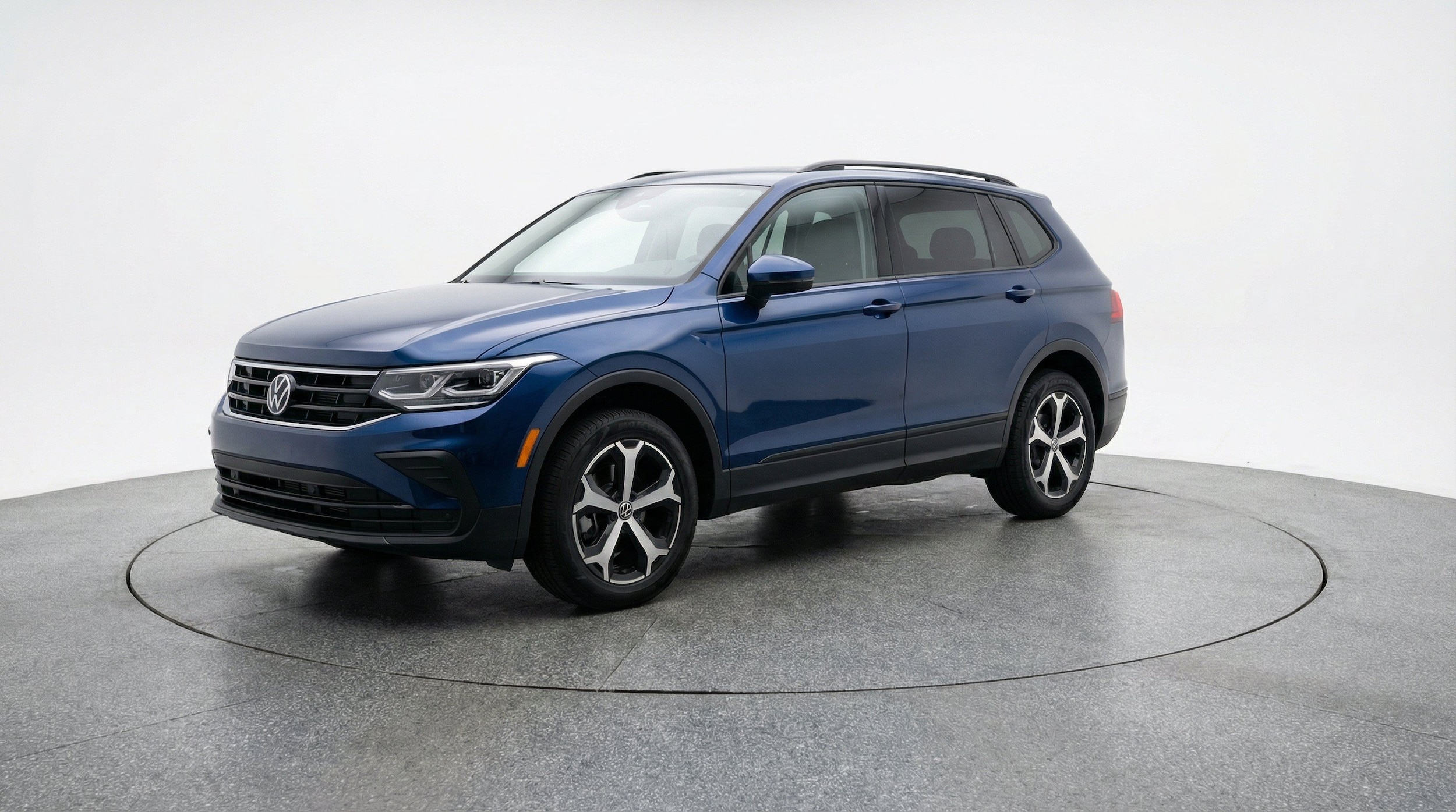 Thumbnail: 2026 Volkswagen Tiguan - 3