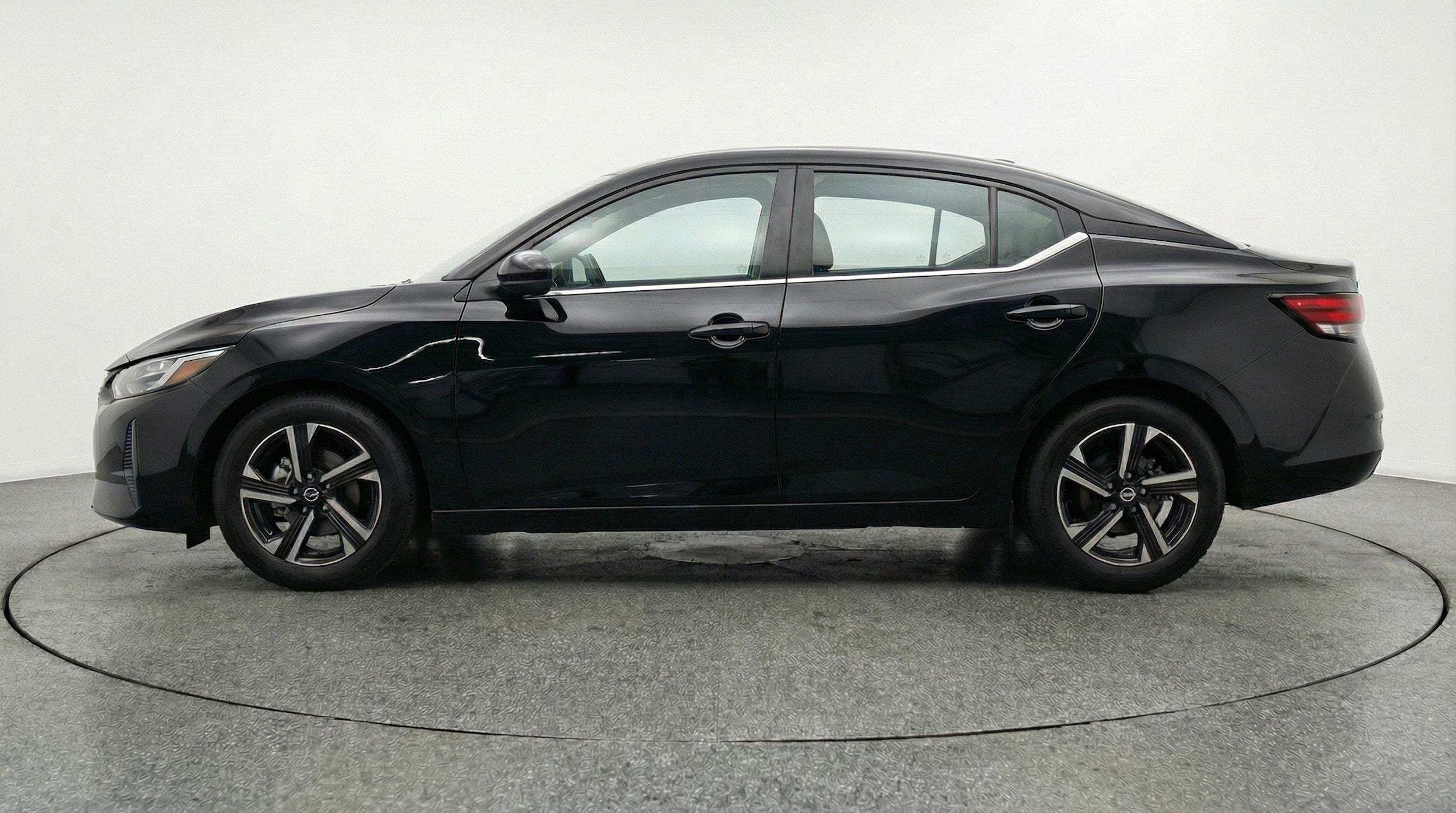 Thumbnail: 2025 Nissan Sentra - 5