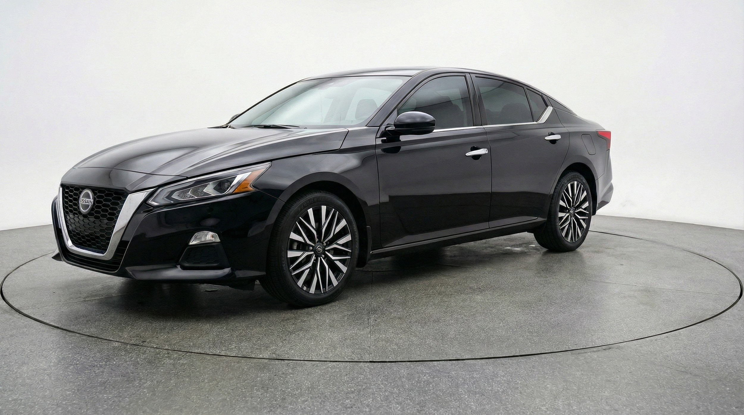 Thumbnail: 2025 Nissan Altima - 3