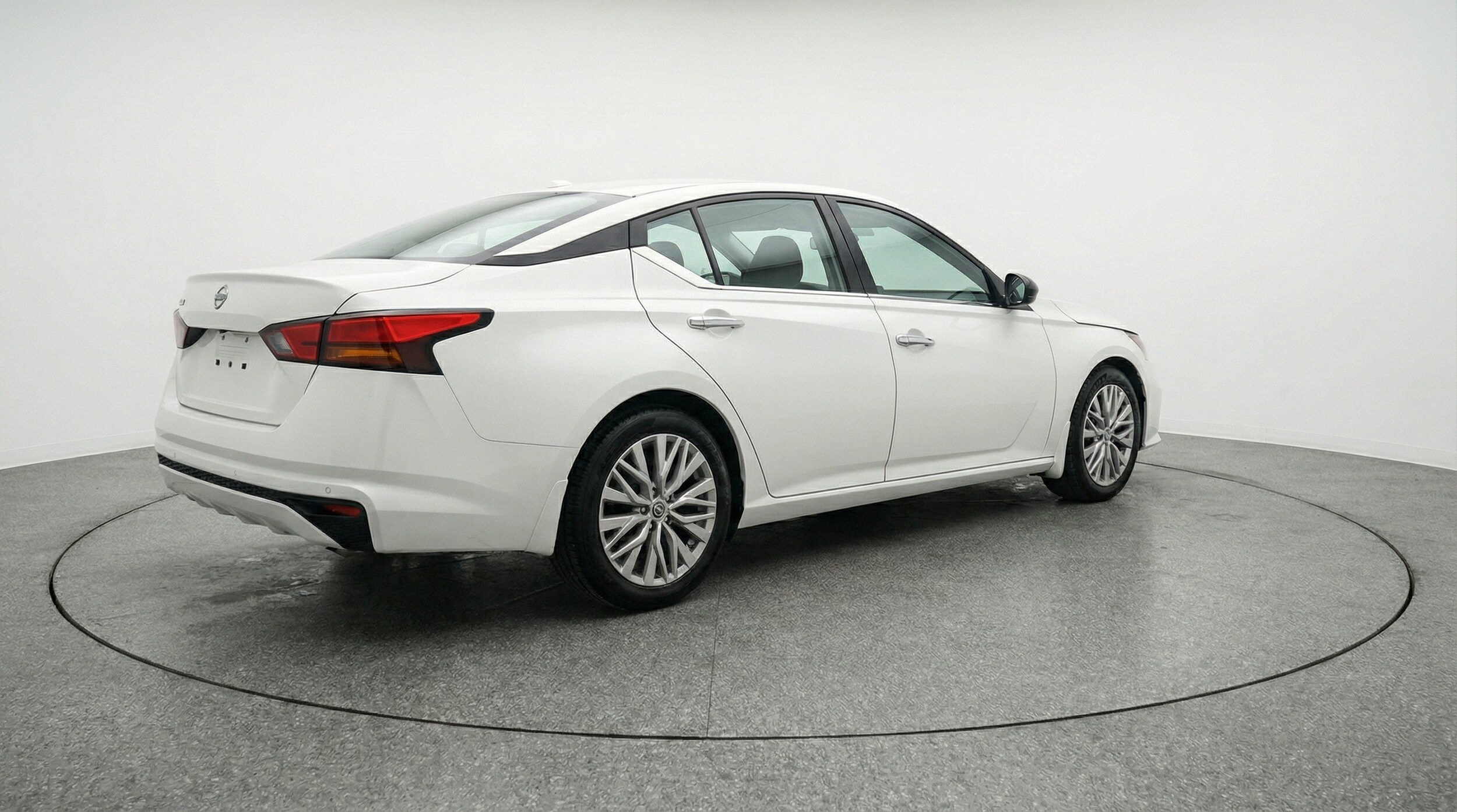Thumbnail: 2025 Nissan Altima - 9