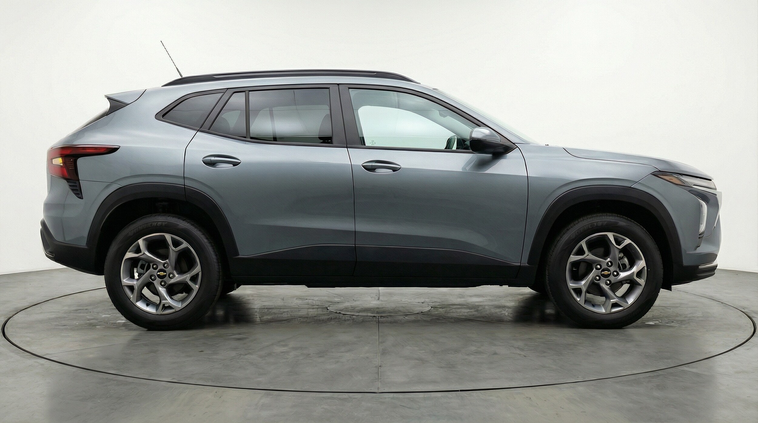 Thumbnail: 2025 Chevrolet Trax - 8