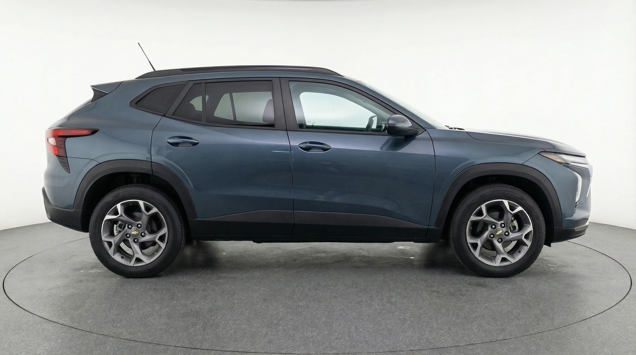 Thumbnail: 2025 Chevrolet Trax - 8