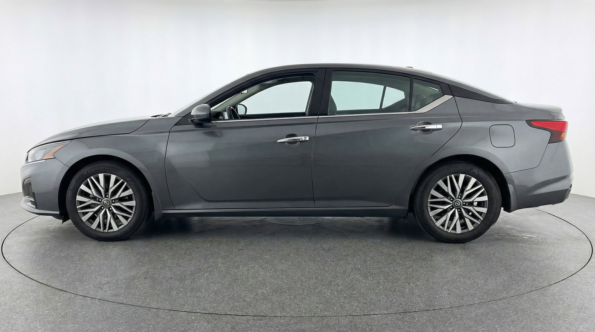 Thumbnail: 2025 Nissan Altima - 5