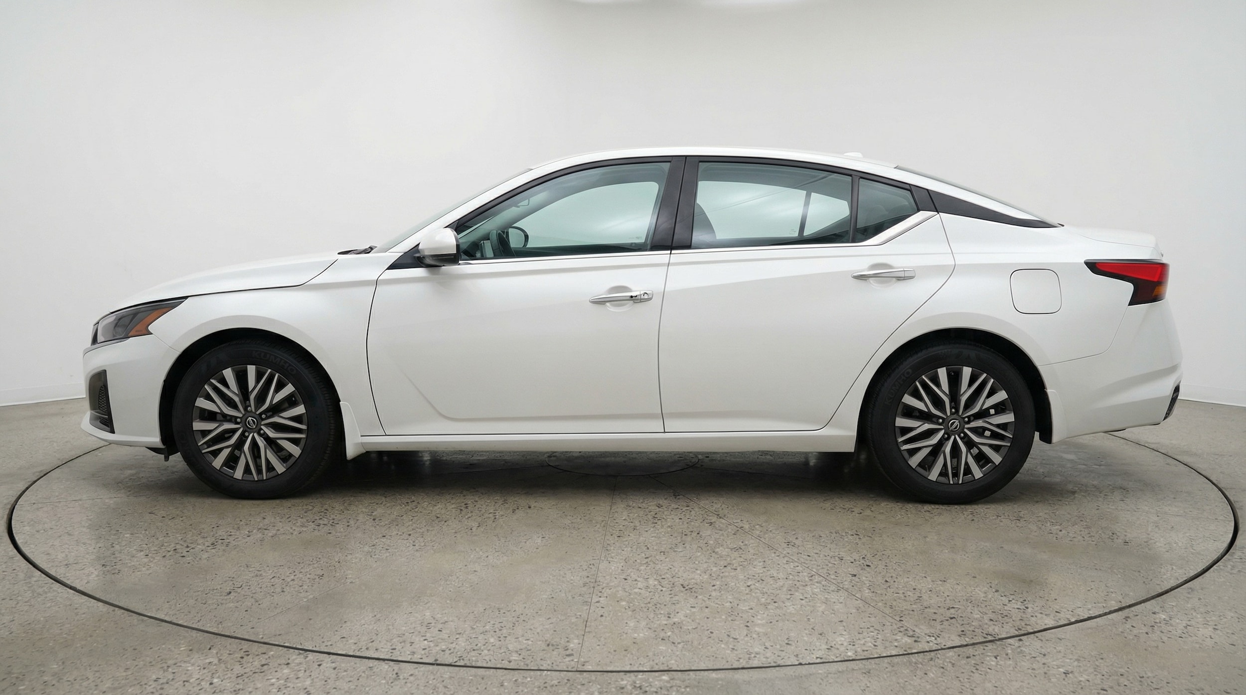 Thumbnail: 2025 Nissan Altima - 4