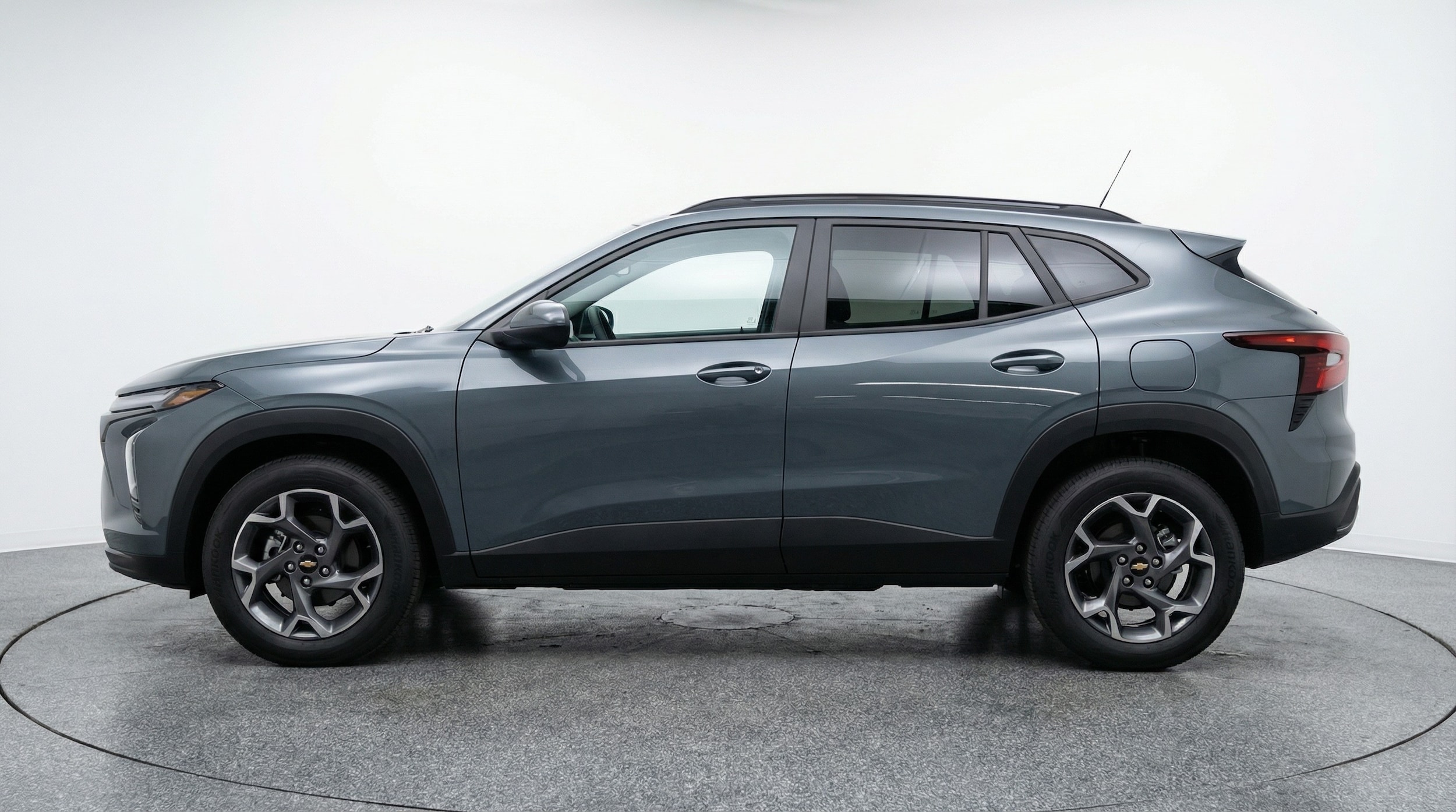 Thumbnail: 2025 Chevrolet Trax - 4