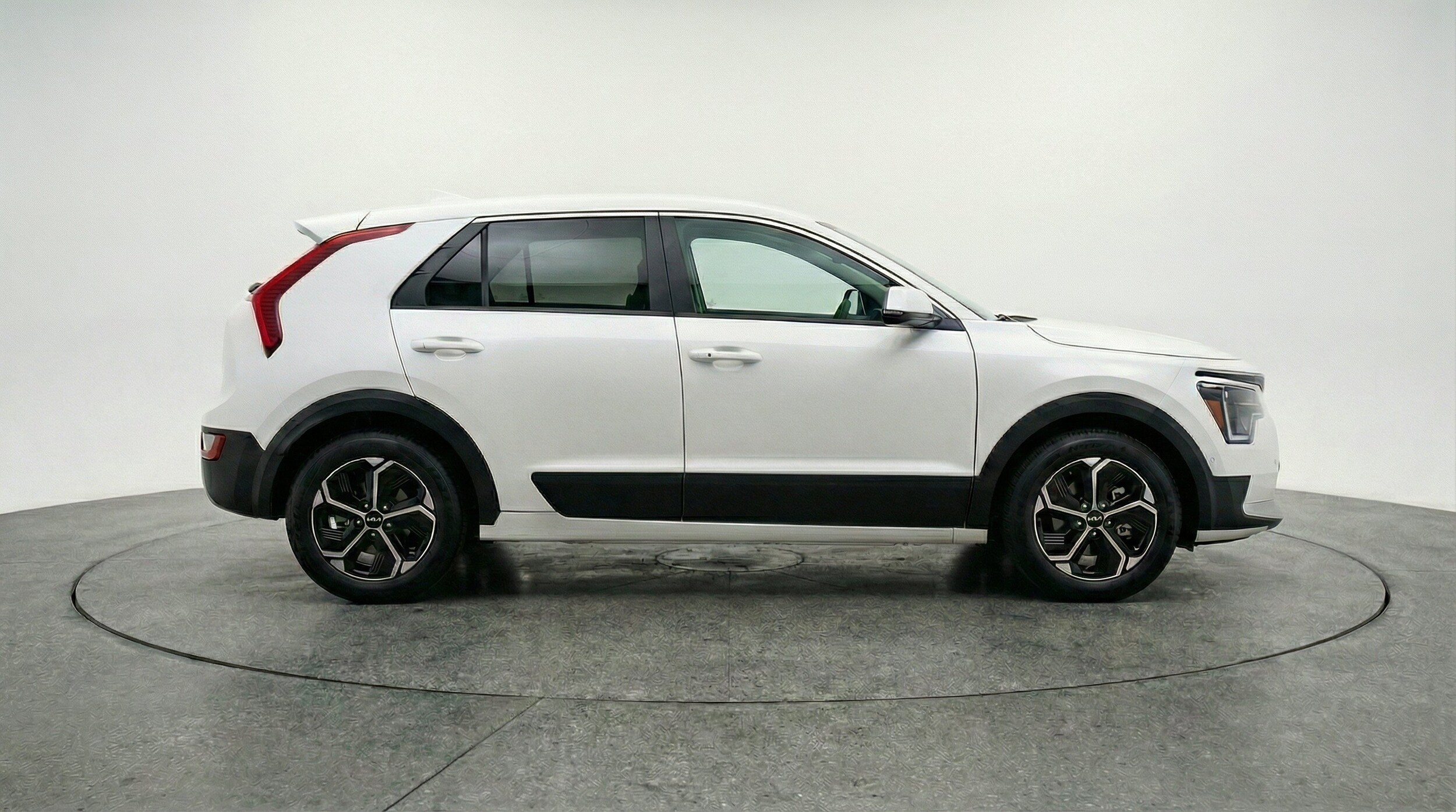 Thumbnail: 2026 Kia Niro - 11