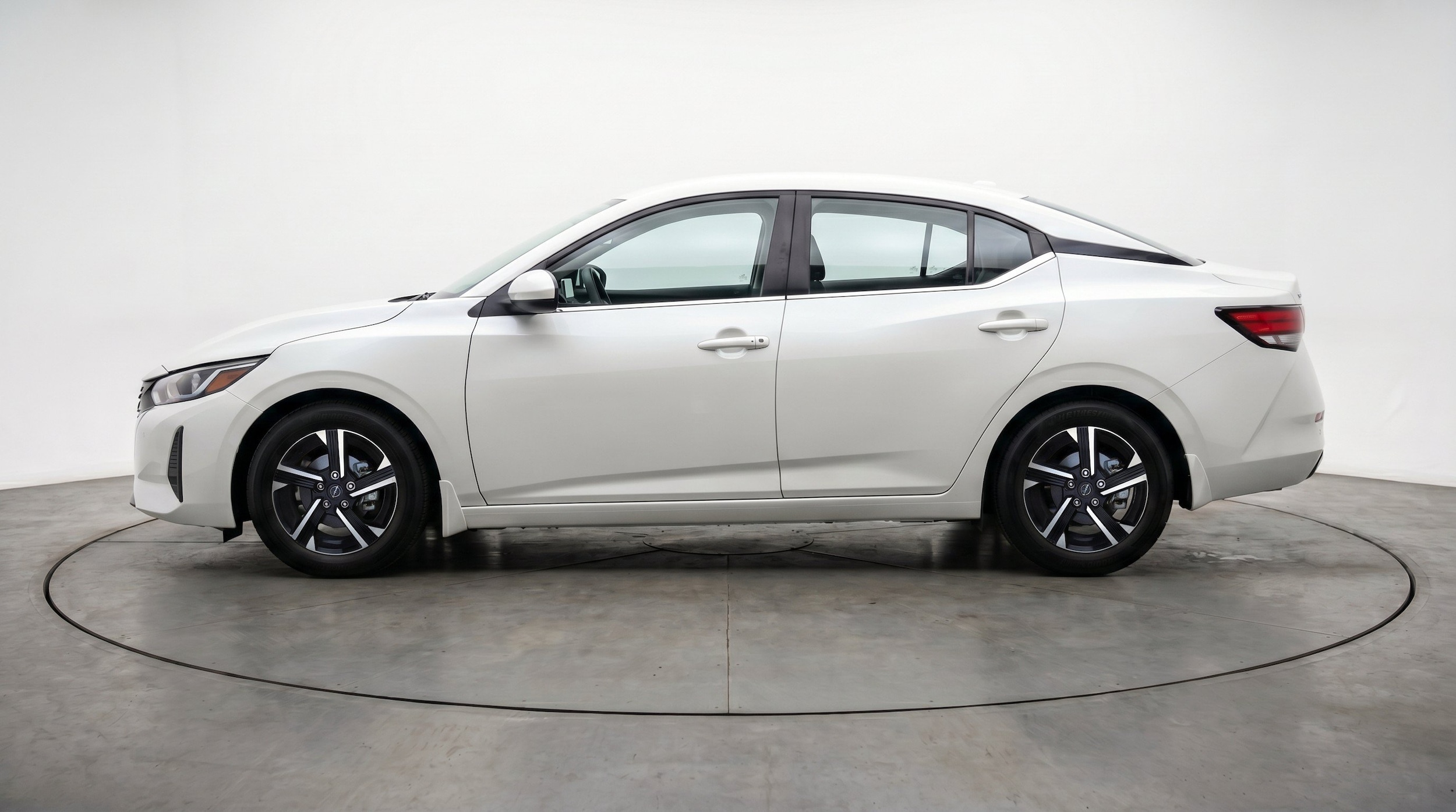 Thumbnail: 2025 Nissan Sentra - 5