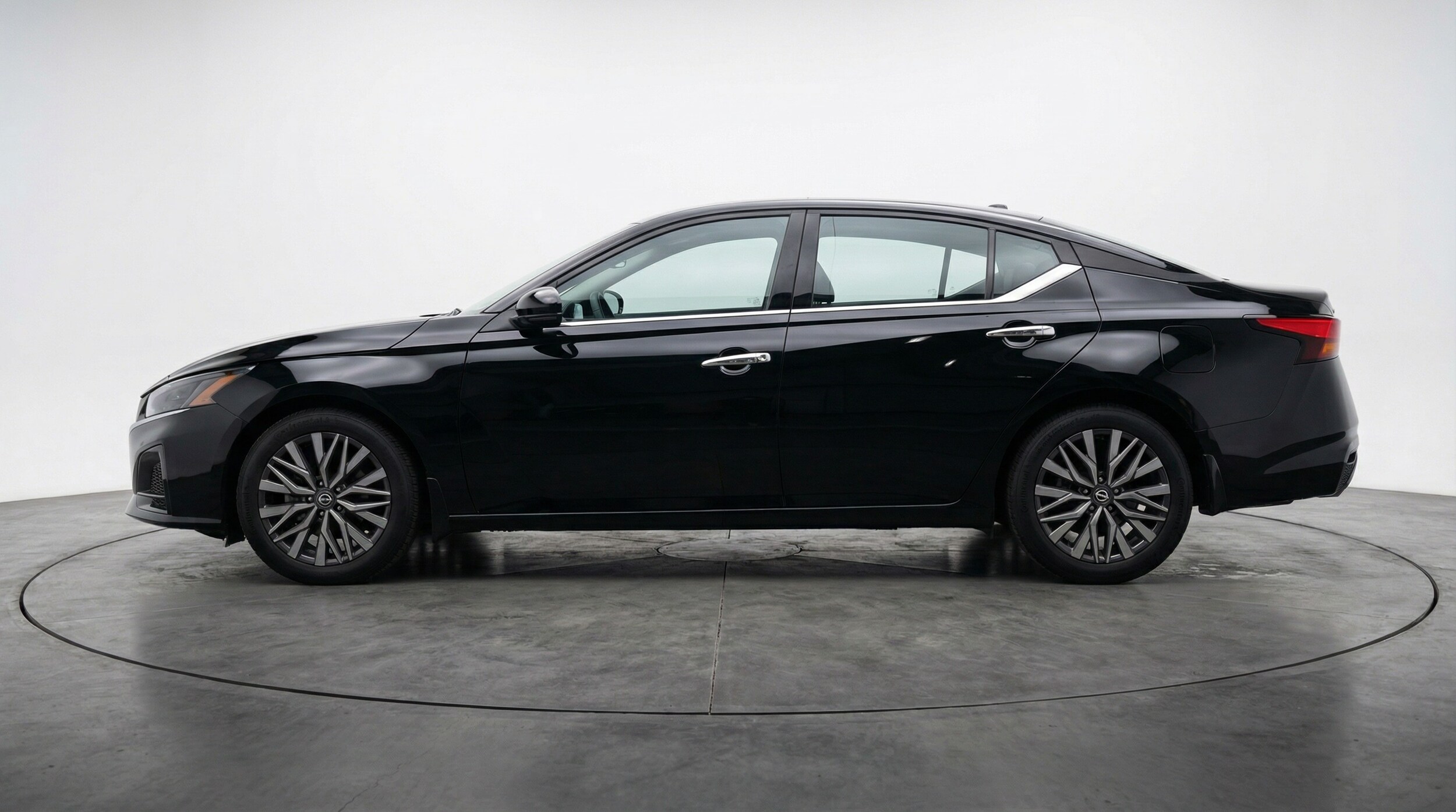 Thumbnail: 2025 Nissan Altima - 4