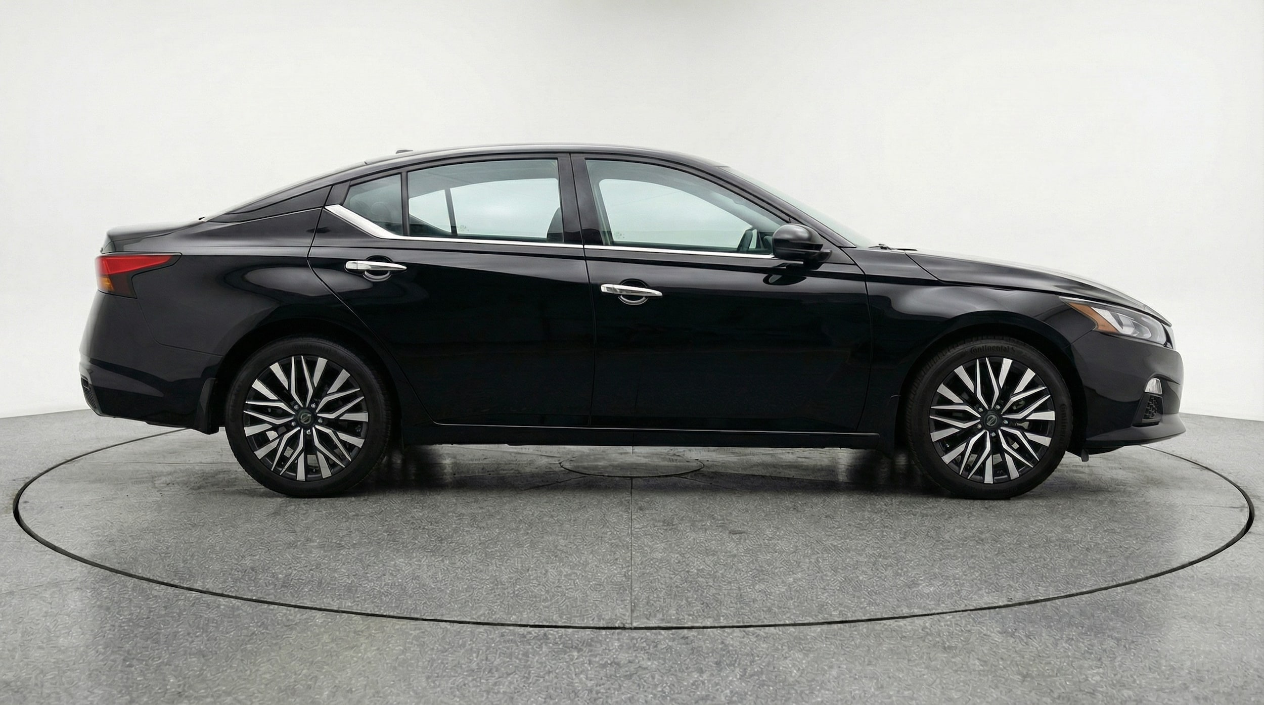 Thumbnail: 2025 Nissan Altima - 8