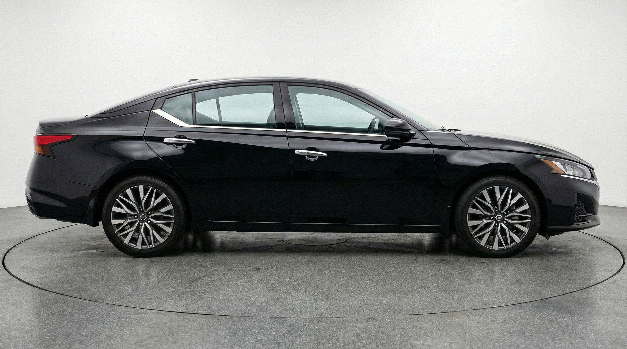 Thumbnail: 2025 Nissan Altima - 11