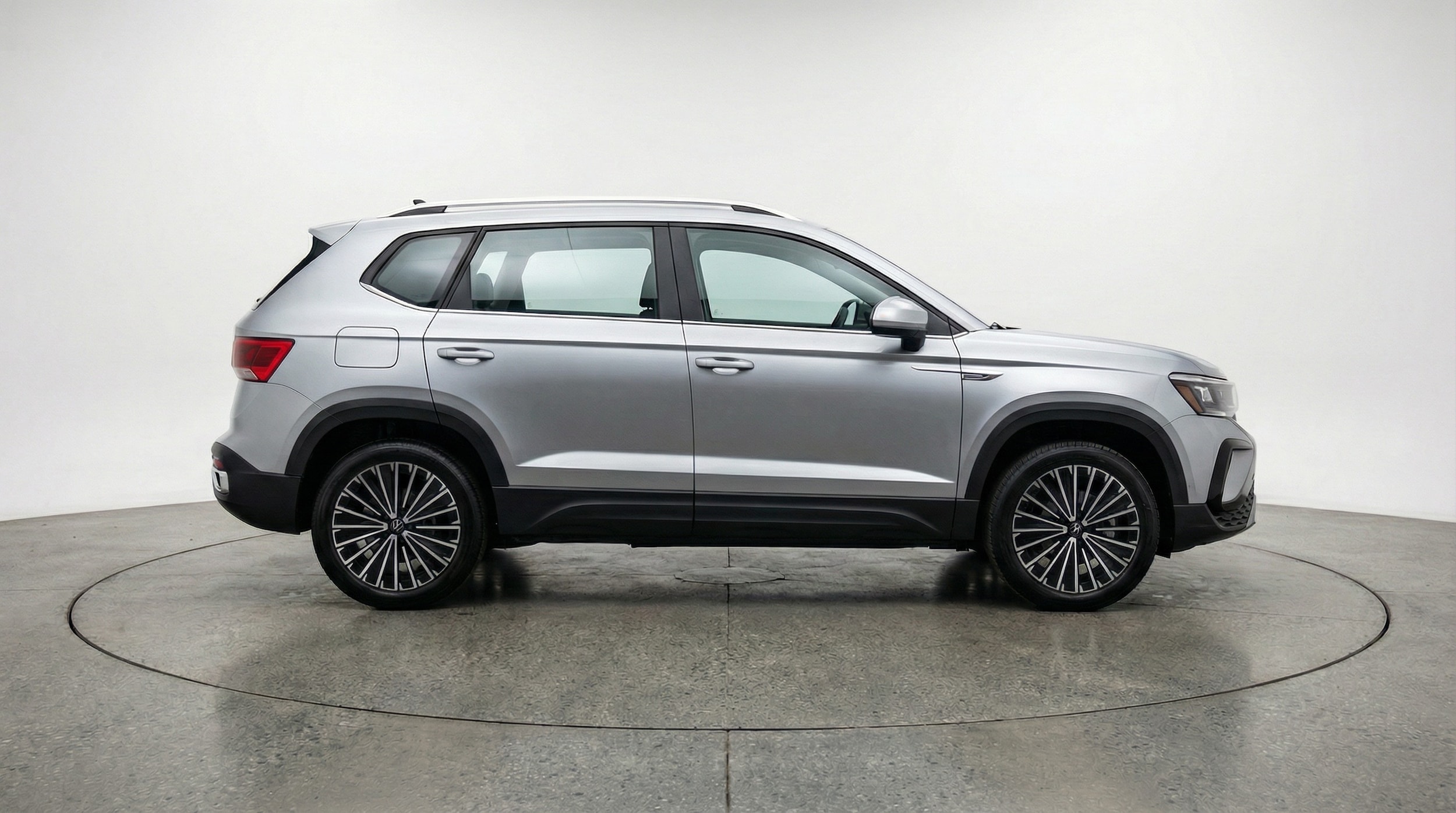 Thumbnail: 2025 Volkswagen Taos - 8