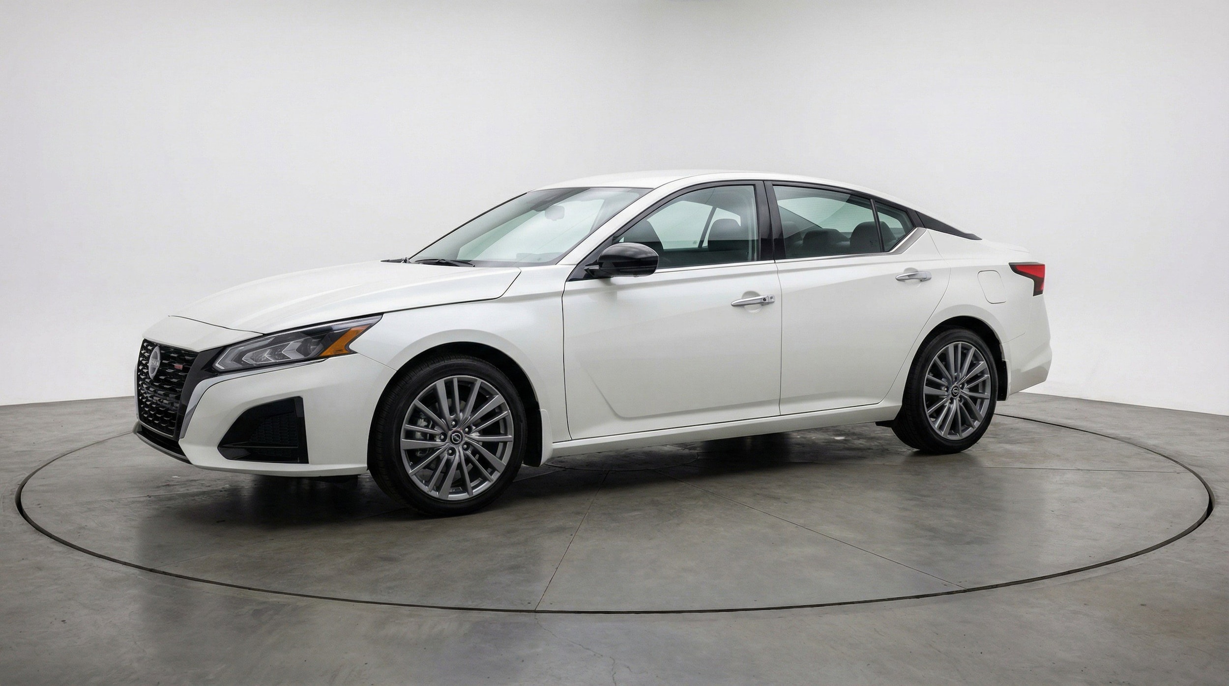 Thumbnail: 2025 Nissan Altima - 3