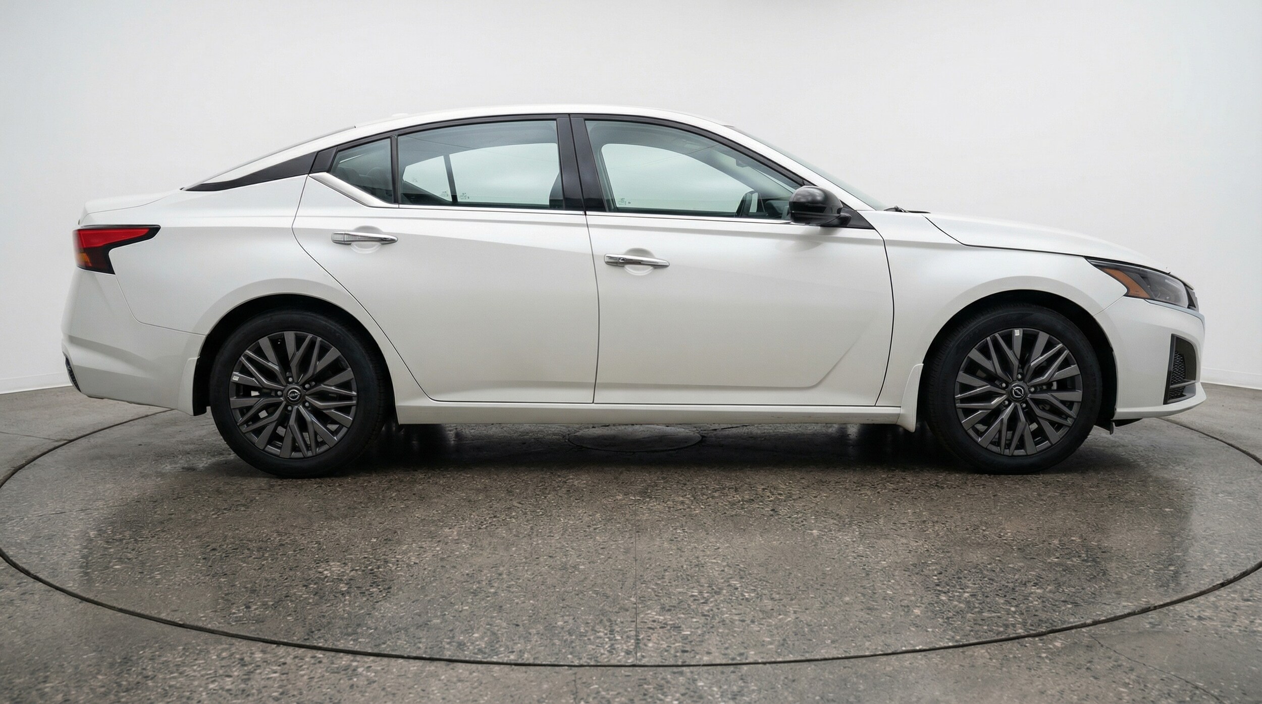 Thumbnail: 2025 Nissan Altima - 8