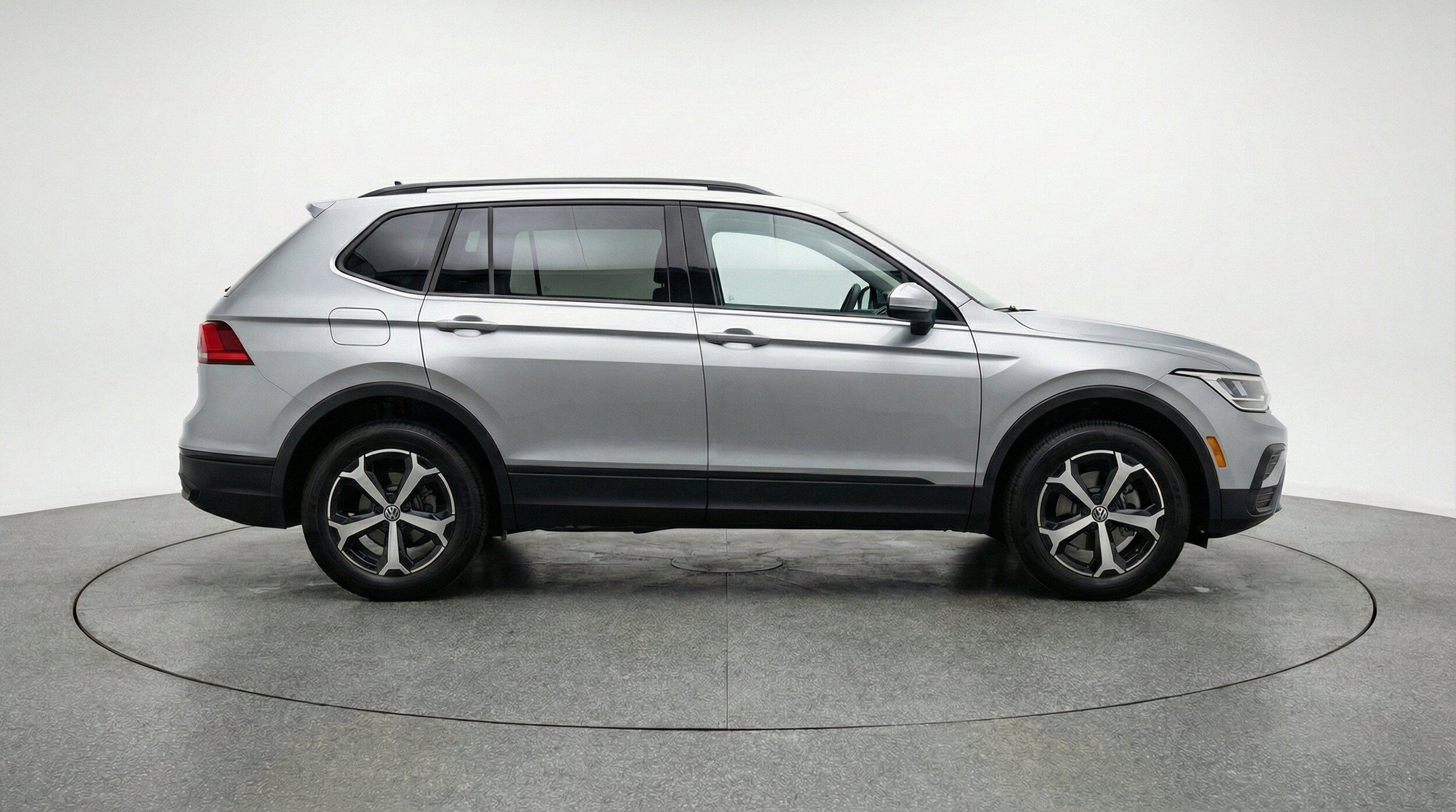 Thumbnail: 2026 Volkswagen Tiguan - 11