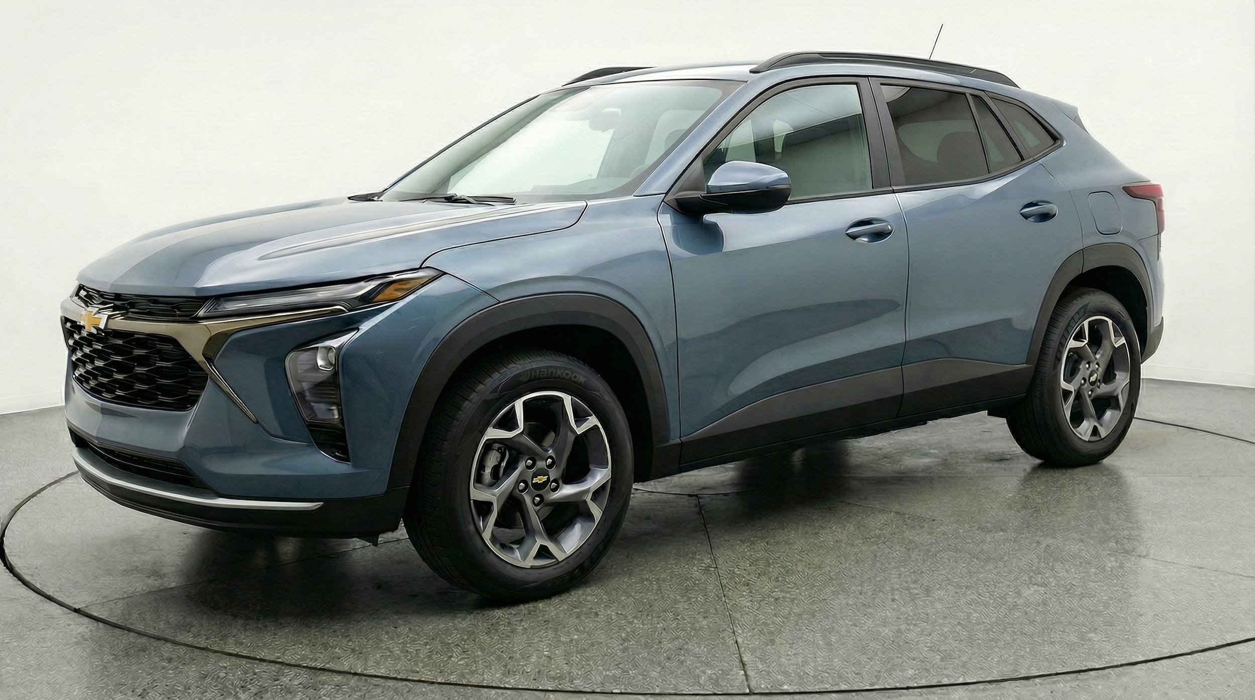 Thumbnail: 2025 Chevrolet Trax - 3