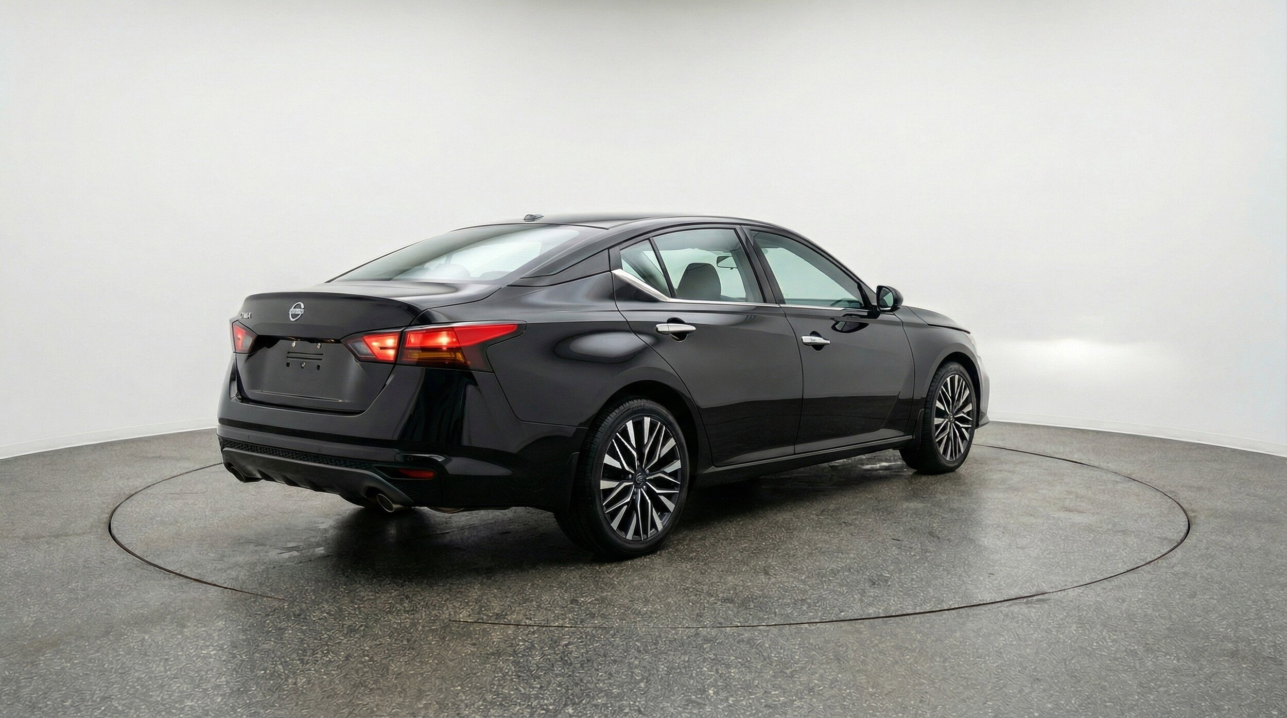 Thumbnail: 2025 Nissan Altima - 9