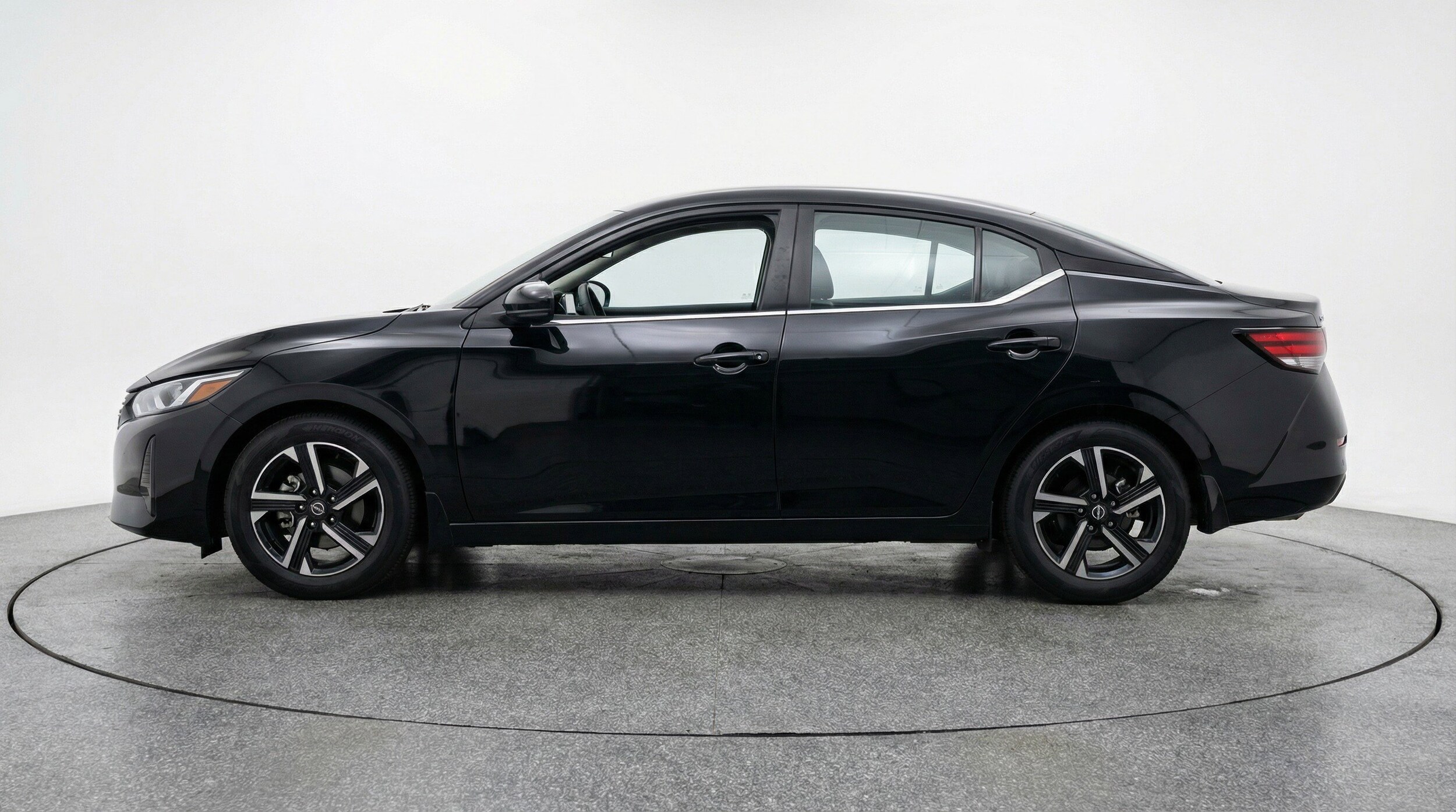 Thumbnail: 2025 Nissan Sentra - 5