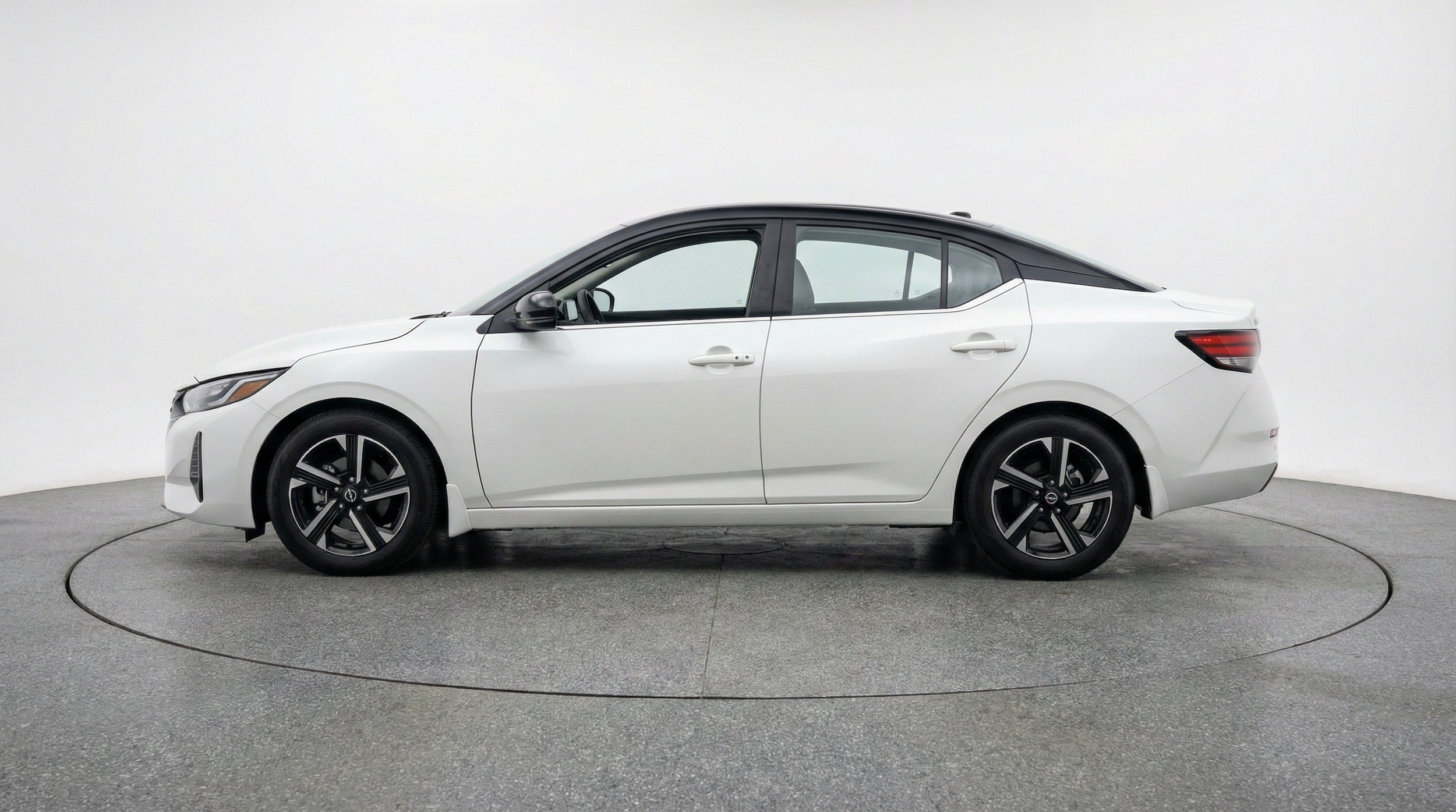 Thumbnail: 2025 Nissan Sentra - 5