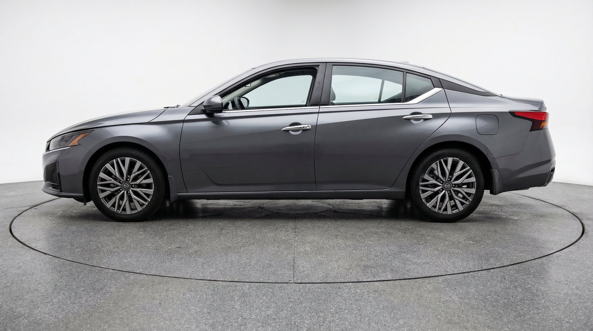 Thumbnail: 2025 Nissan Altima - 5