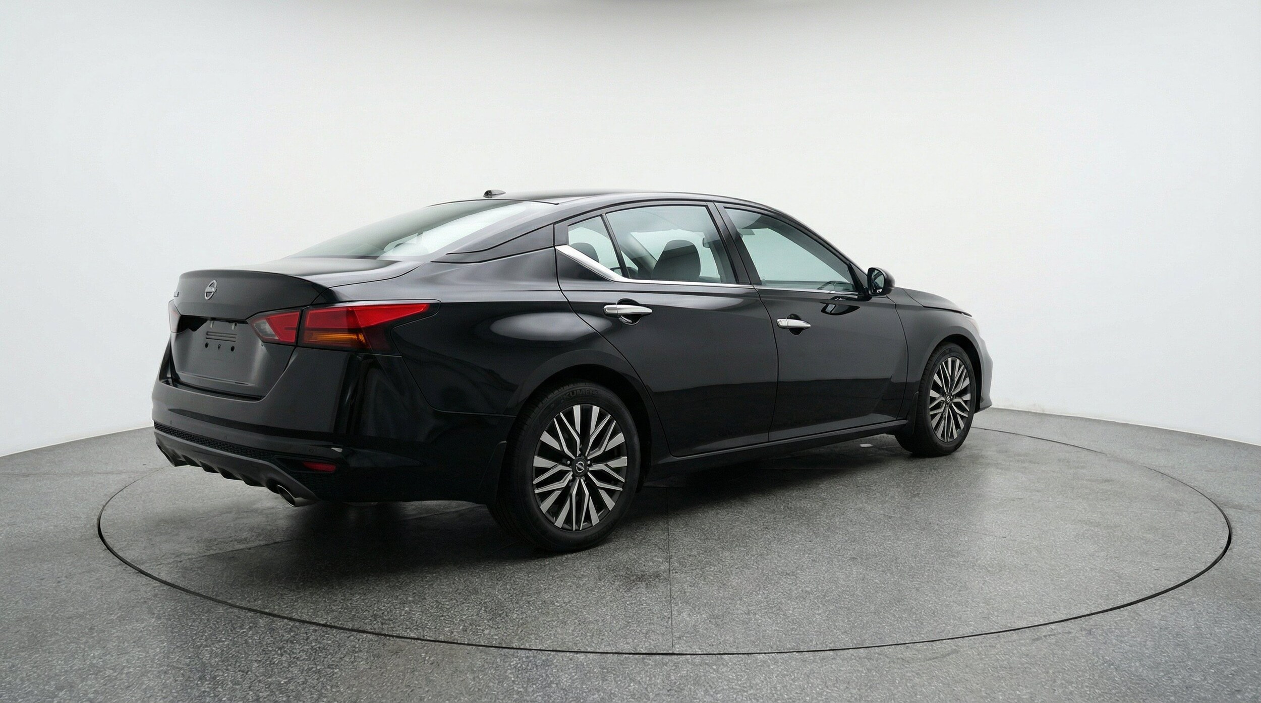 Thumbnail: 2025 Nissan Altima - 9