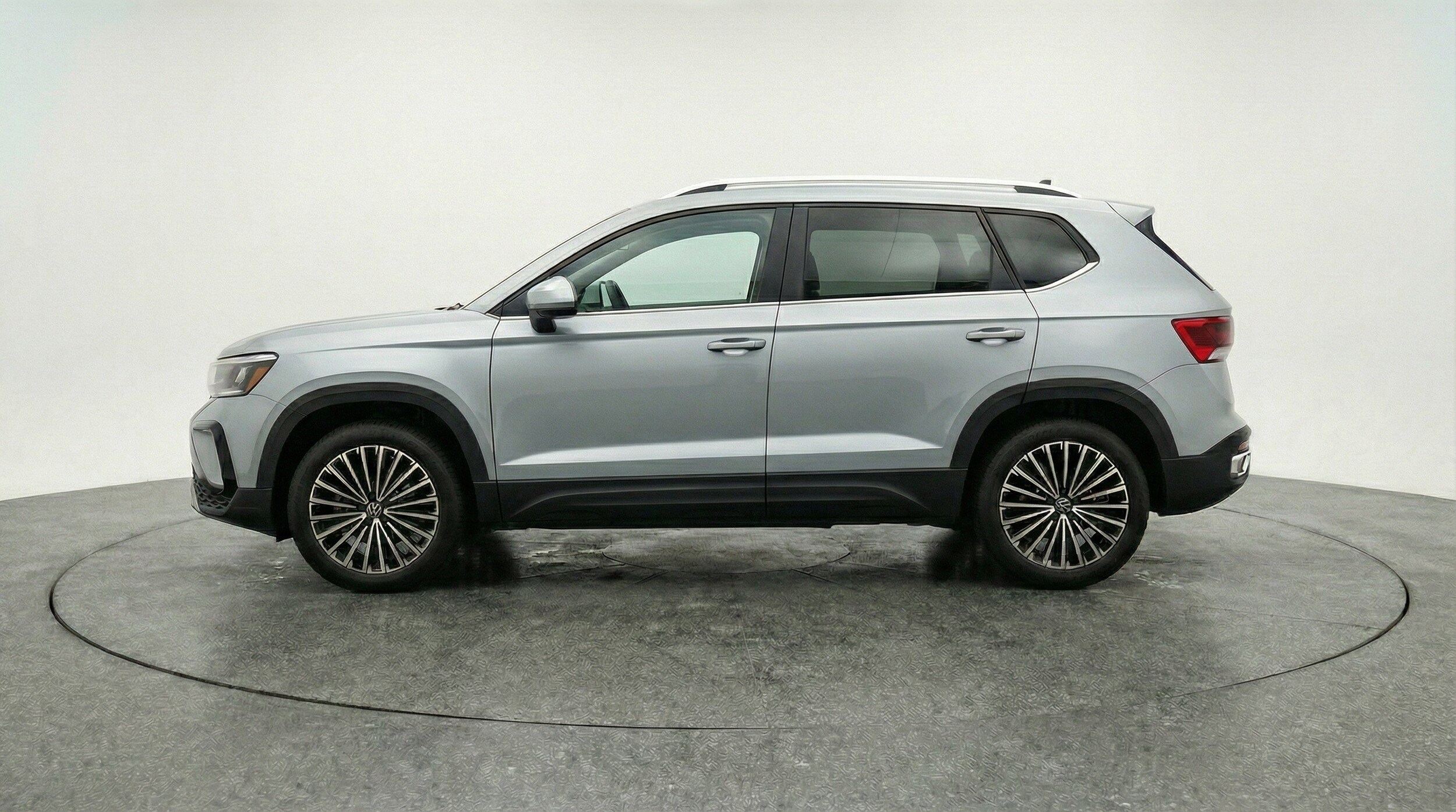 Thumbnail: 2025 Volkswagen Taos - 5