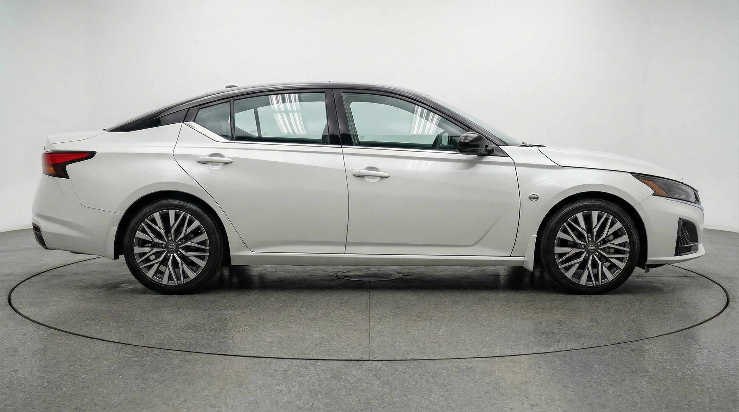 Thumbnail: 2025 Nissan Altima - 8