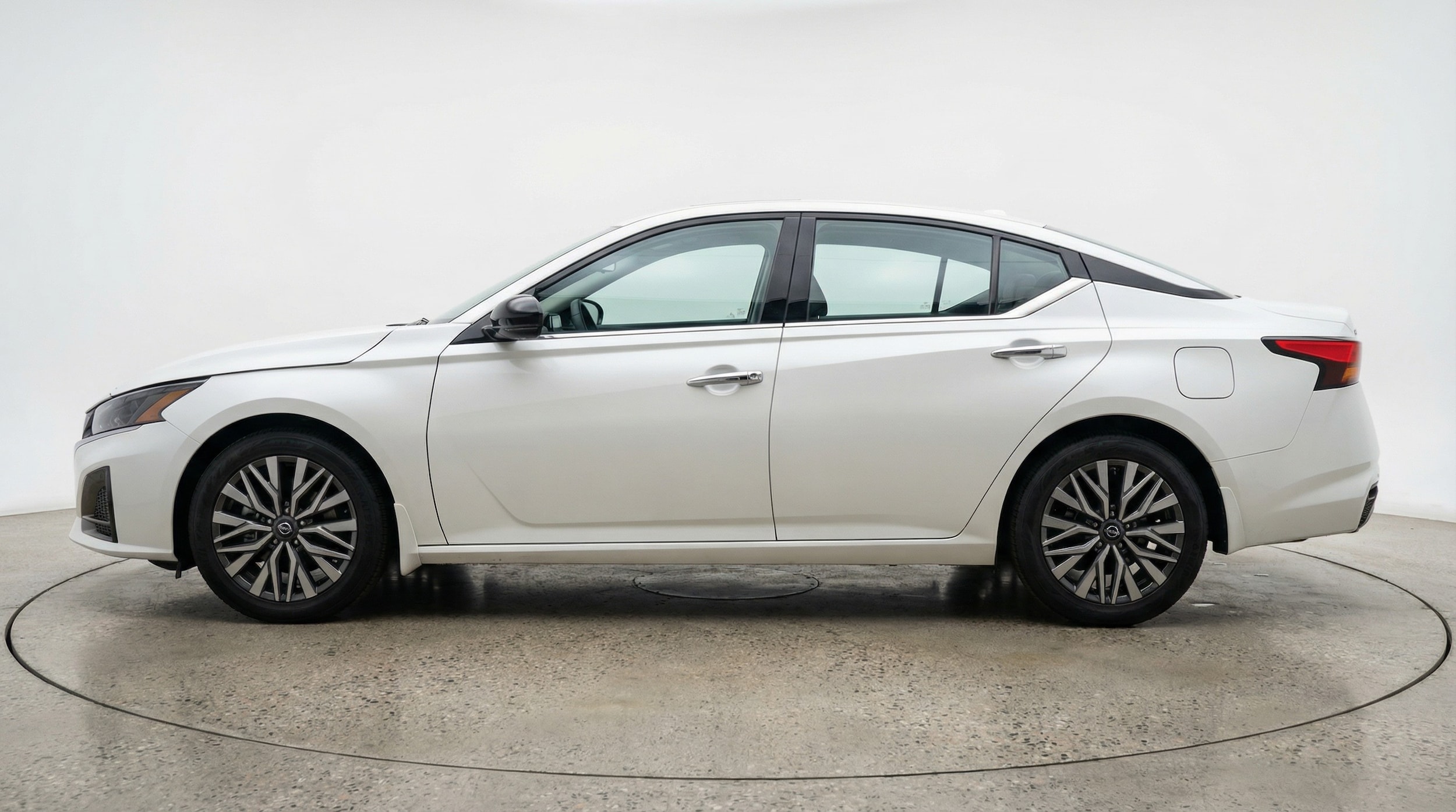 Thumbnail: 2025 Nissan Altima - 4