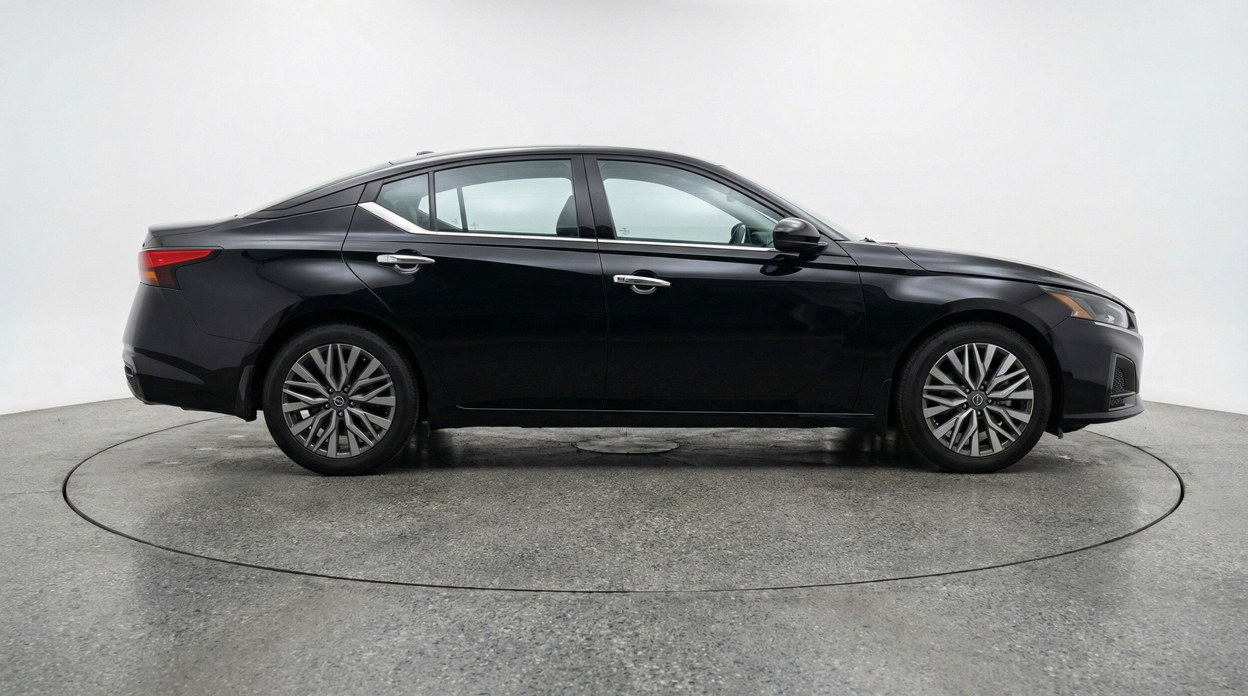 Thumbnail: 2025 Nissan Altima - 11